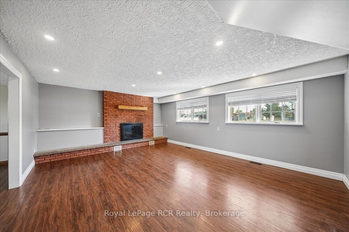 883 30th Street W Property Photo 32