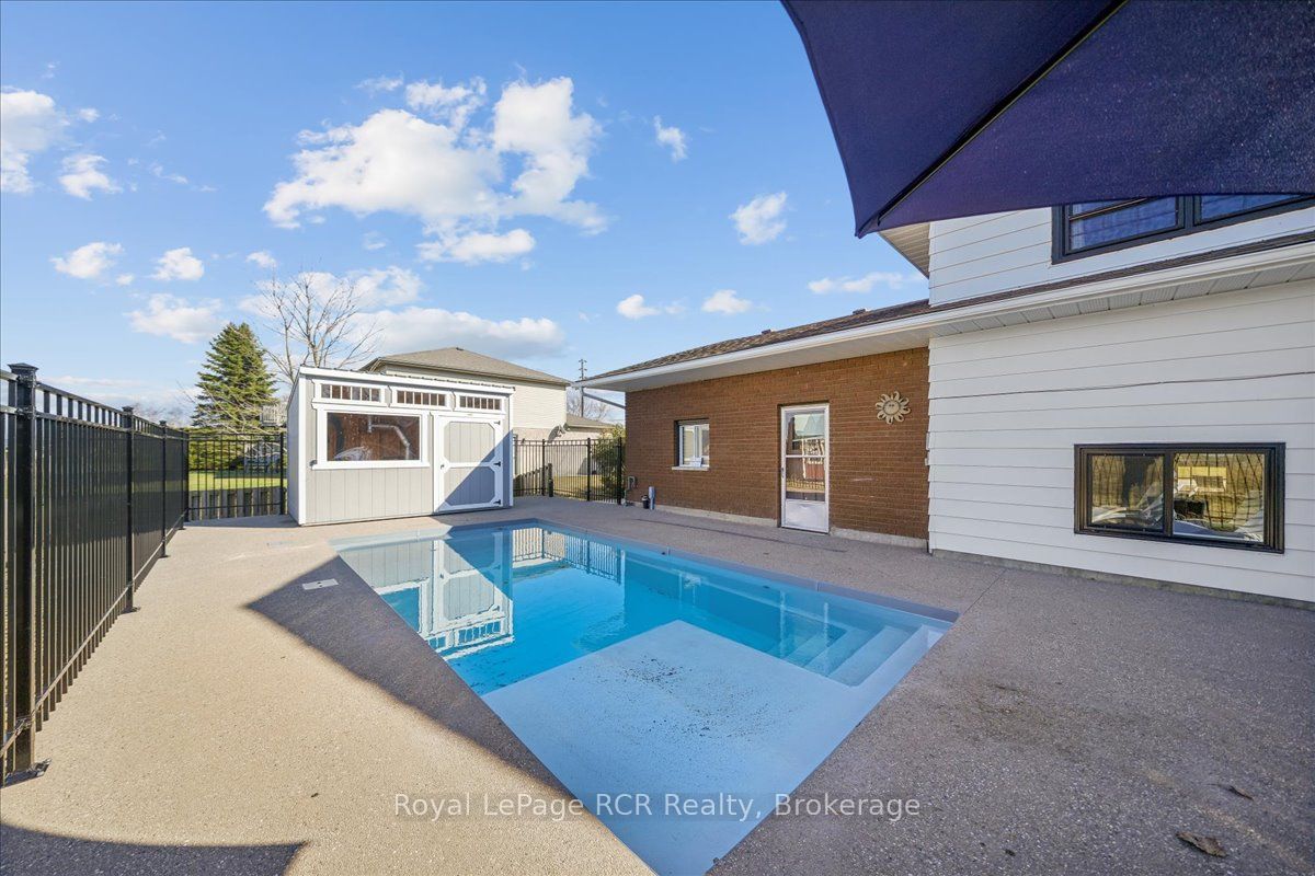 883 30th Street W Property Photo 42