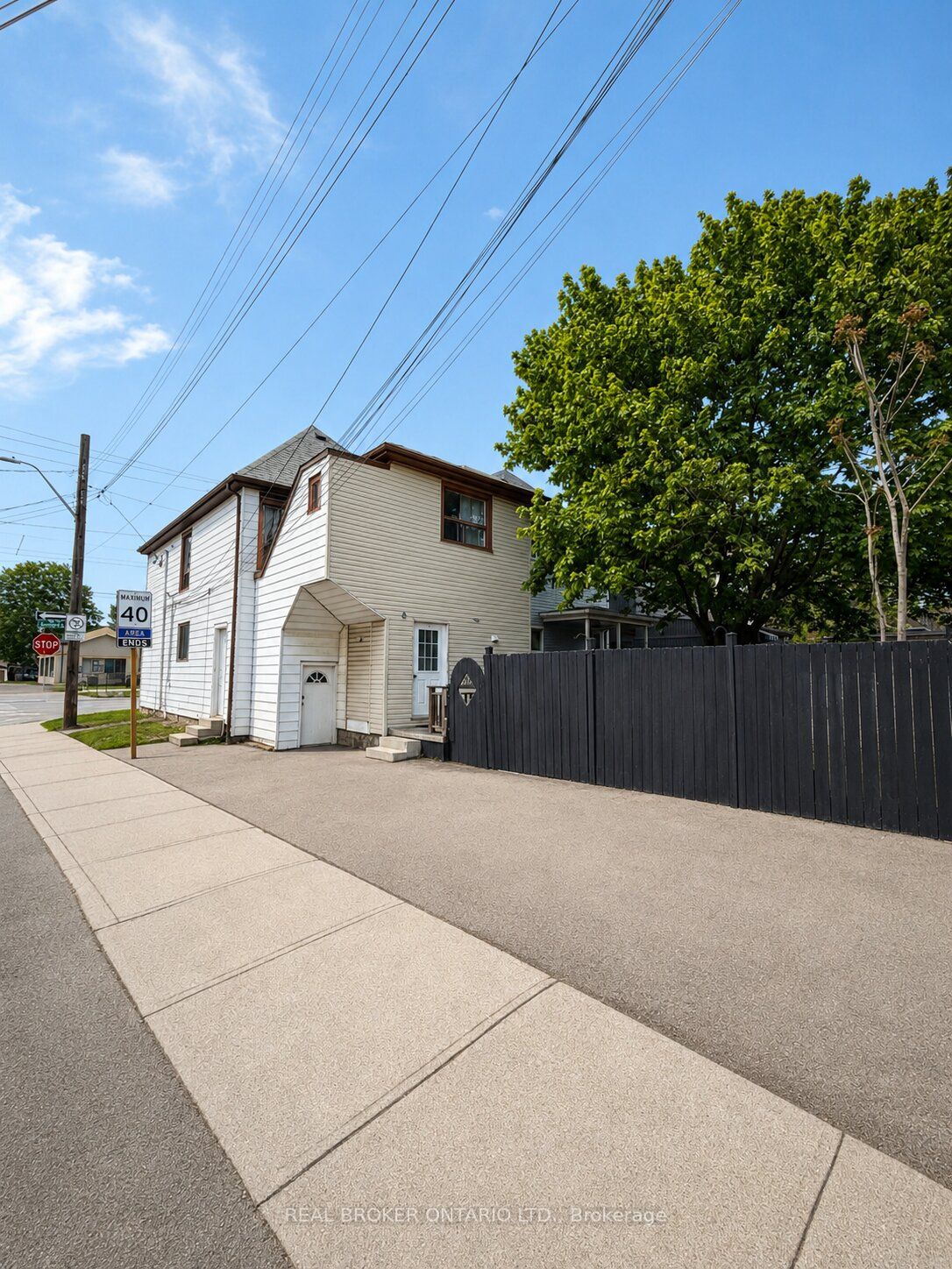 518 Cannon Street E Property Photo 5
