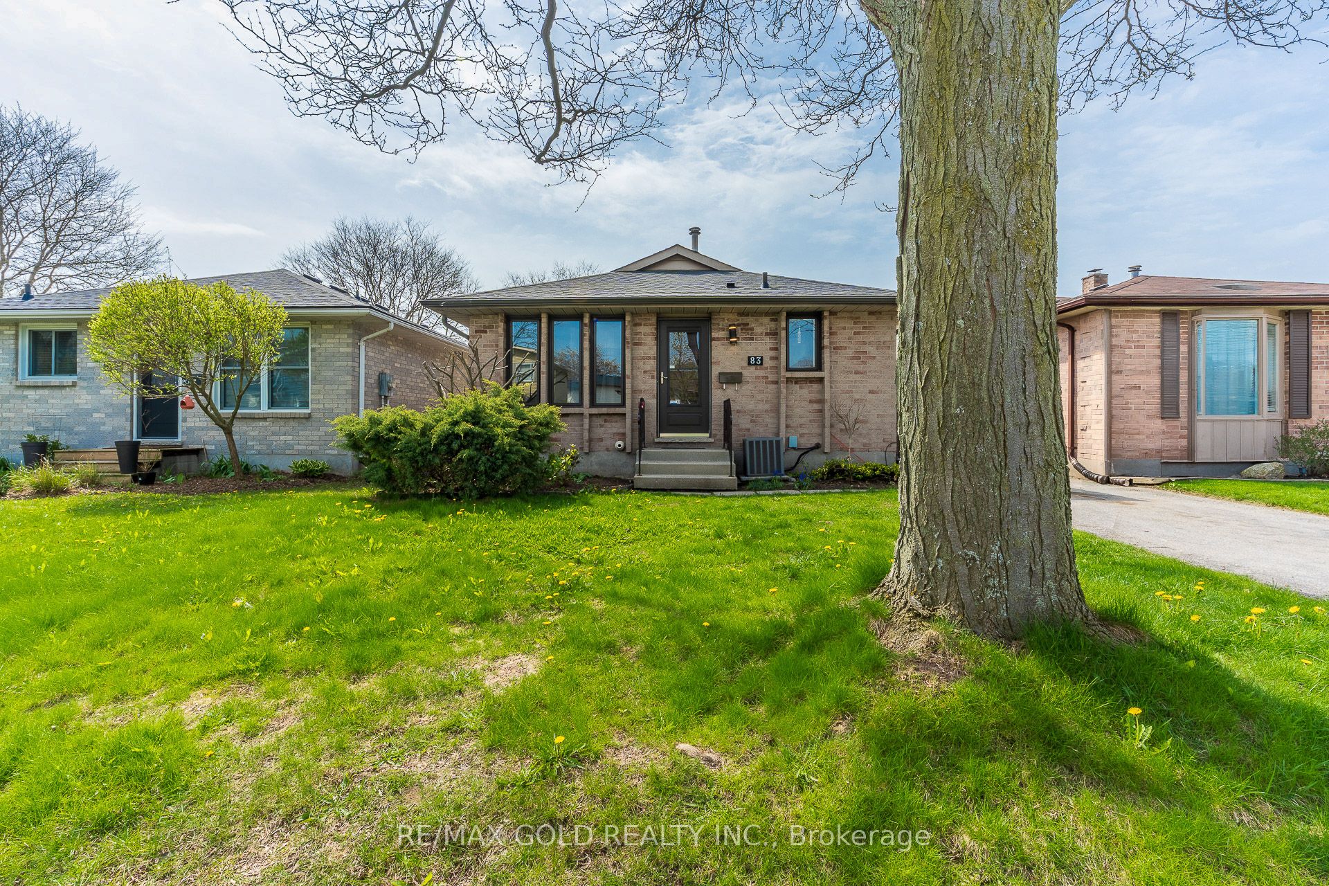 83 Speight Crescent Property Photo 3