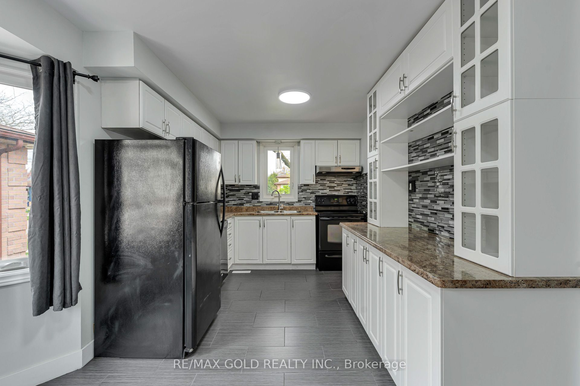 83 Speight Crescent Property Photo 10