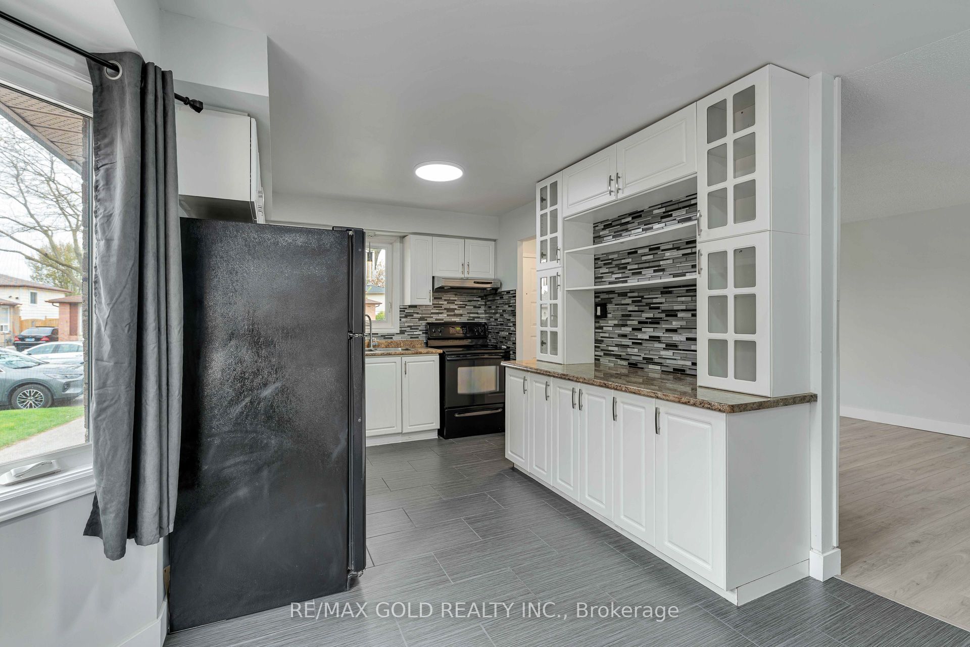 83 Speight Crescent Property Photo 11