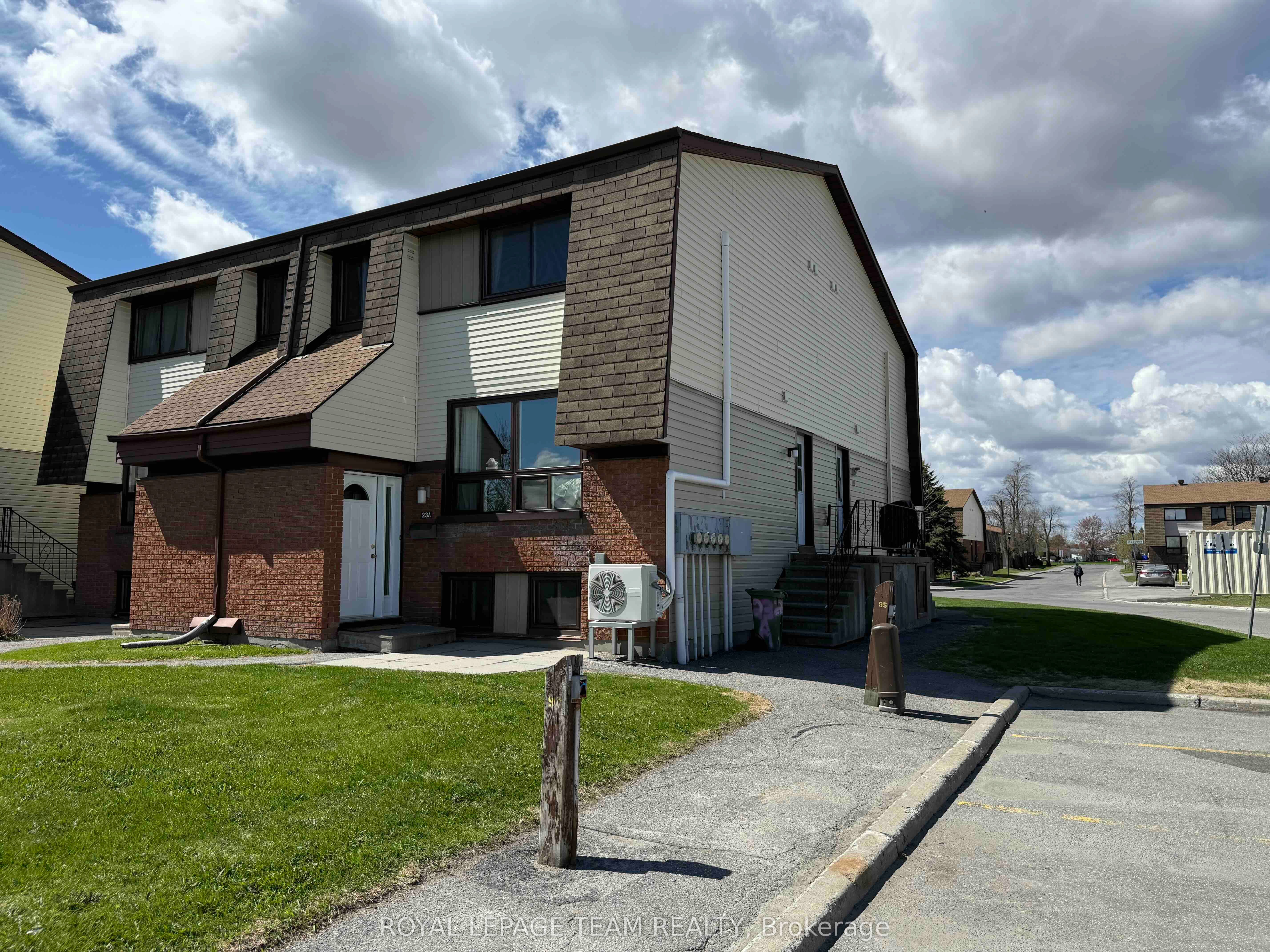 23A Woodvale Green