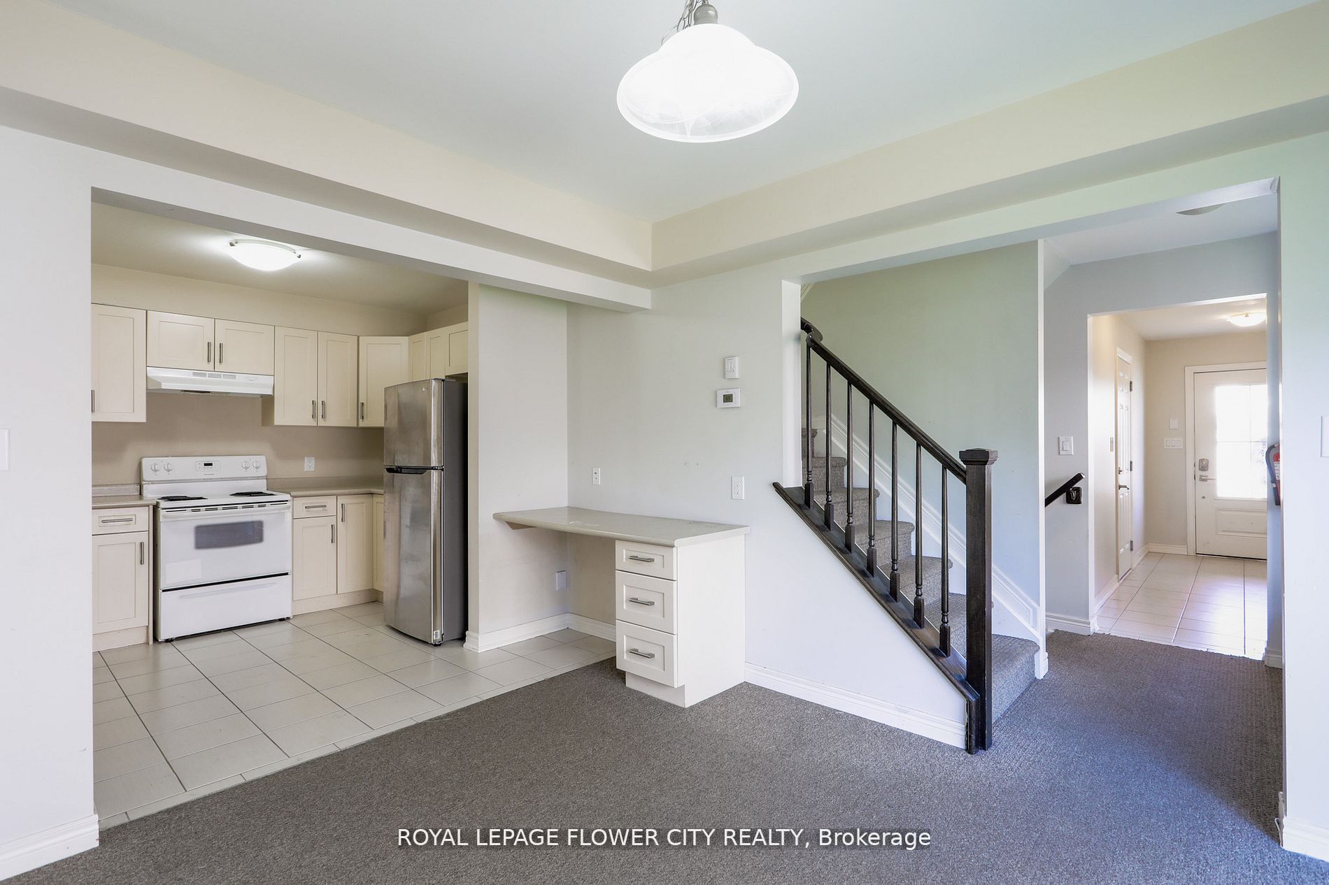 146 Winterberry Boulevard Property Photo 7