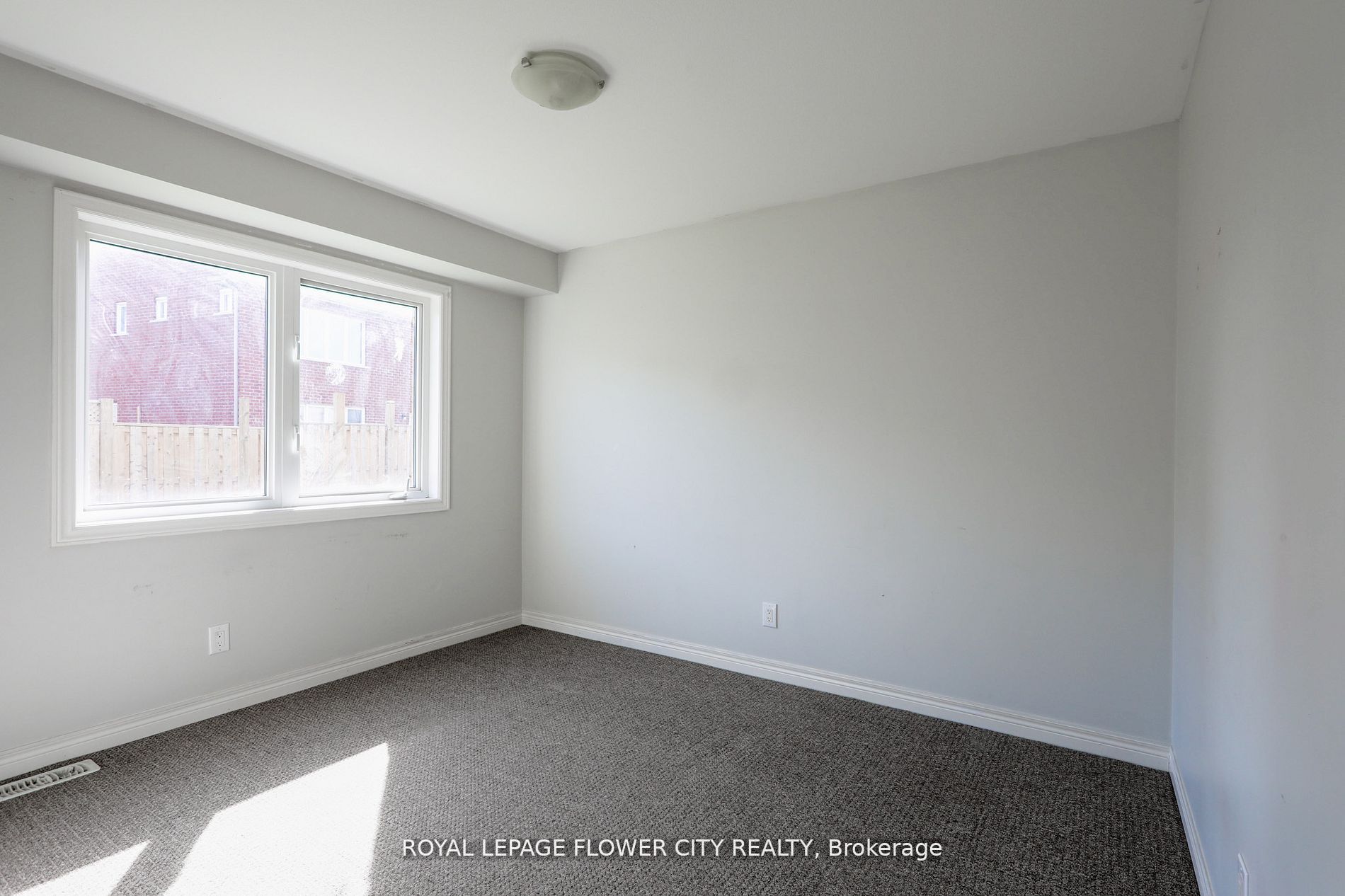 146 Winterberry Boulevard Property Photo 9