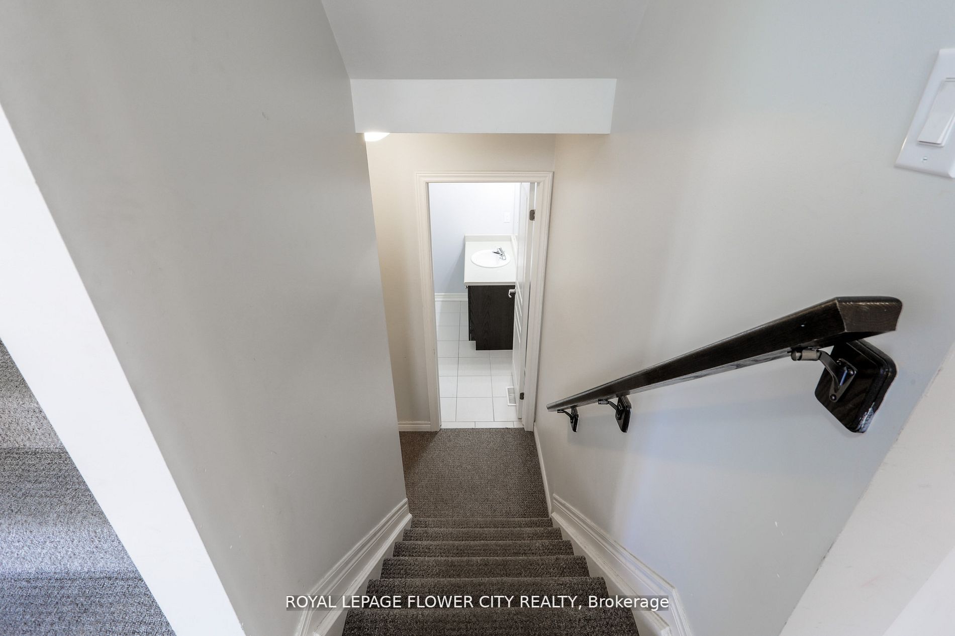 146 Winterberry Boulevard Property Photo 10