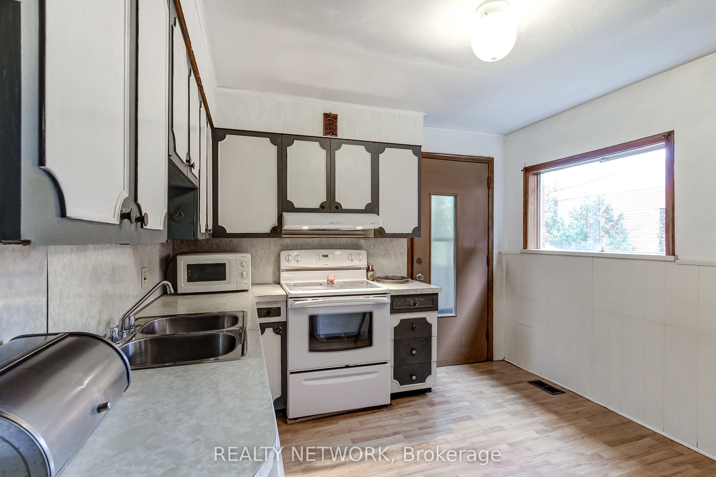 18 Fairleigh Crescent Property Photo 17