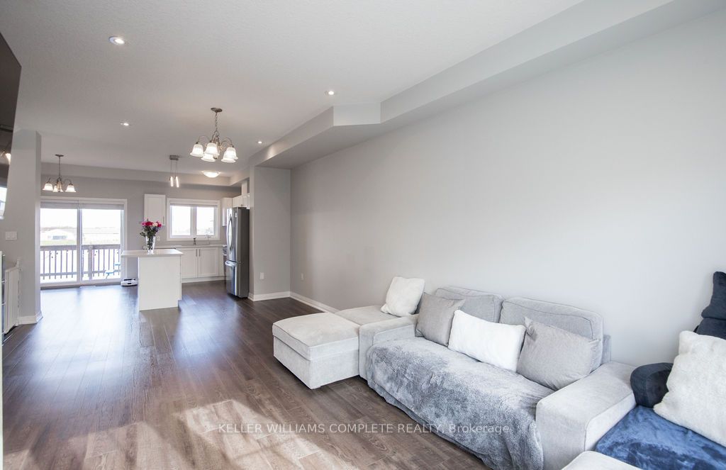 28 Canary Grass Boulevard Property Photo 12