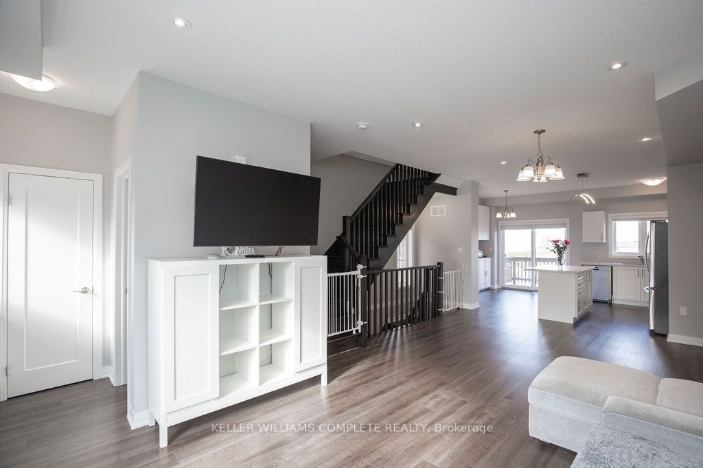 28 Canary Grass Boulevard Property Photo 13
