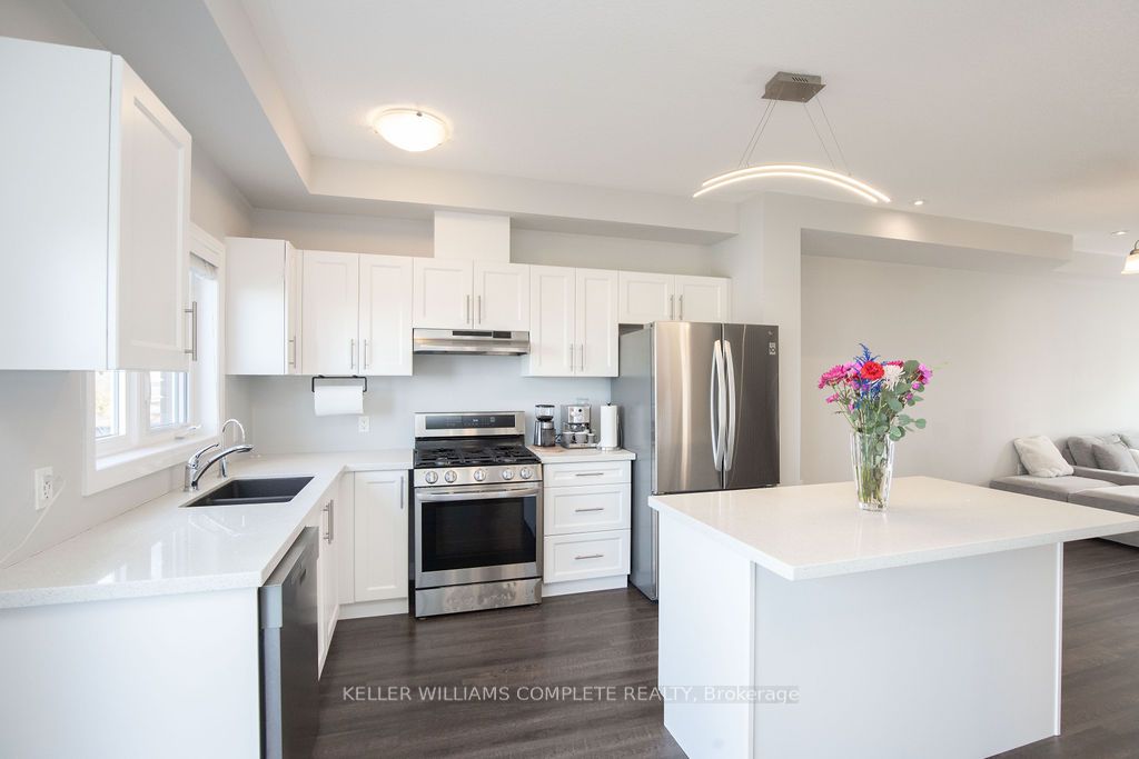 28 Canary Grass Boulevard Property Photo 16