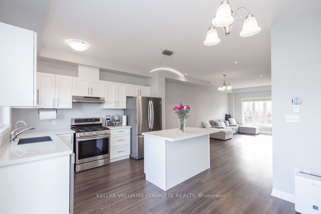 28 Canary Grass Boulevard Property Photo 17