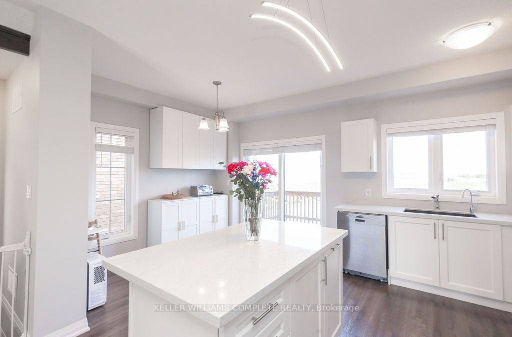 28 Canary Grass Boulevard Property Photo 20