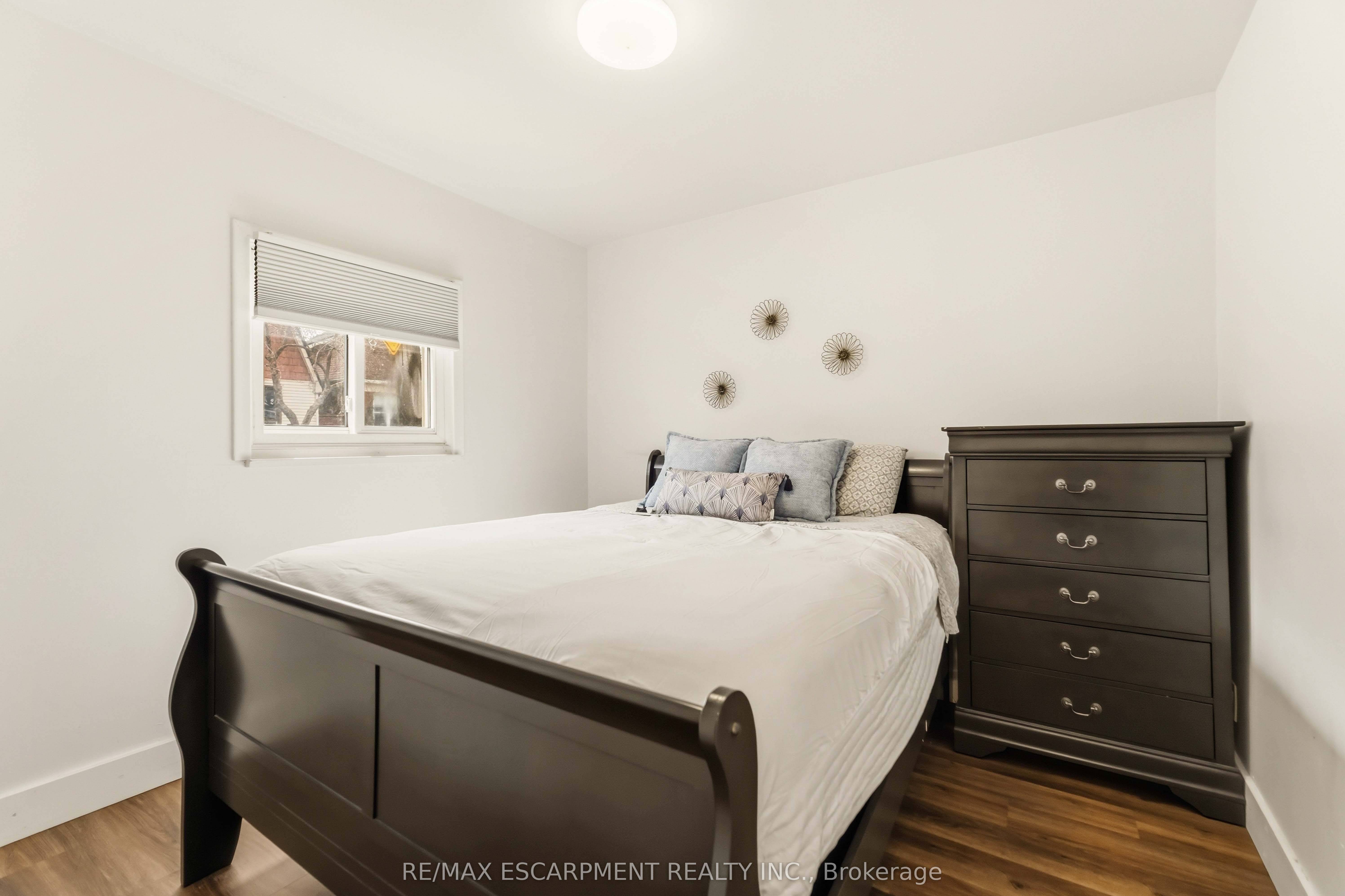 27 Edinburgh Avenue Property Photo 11