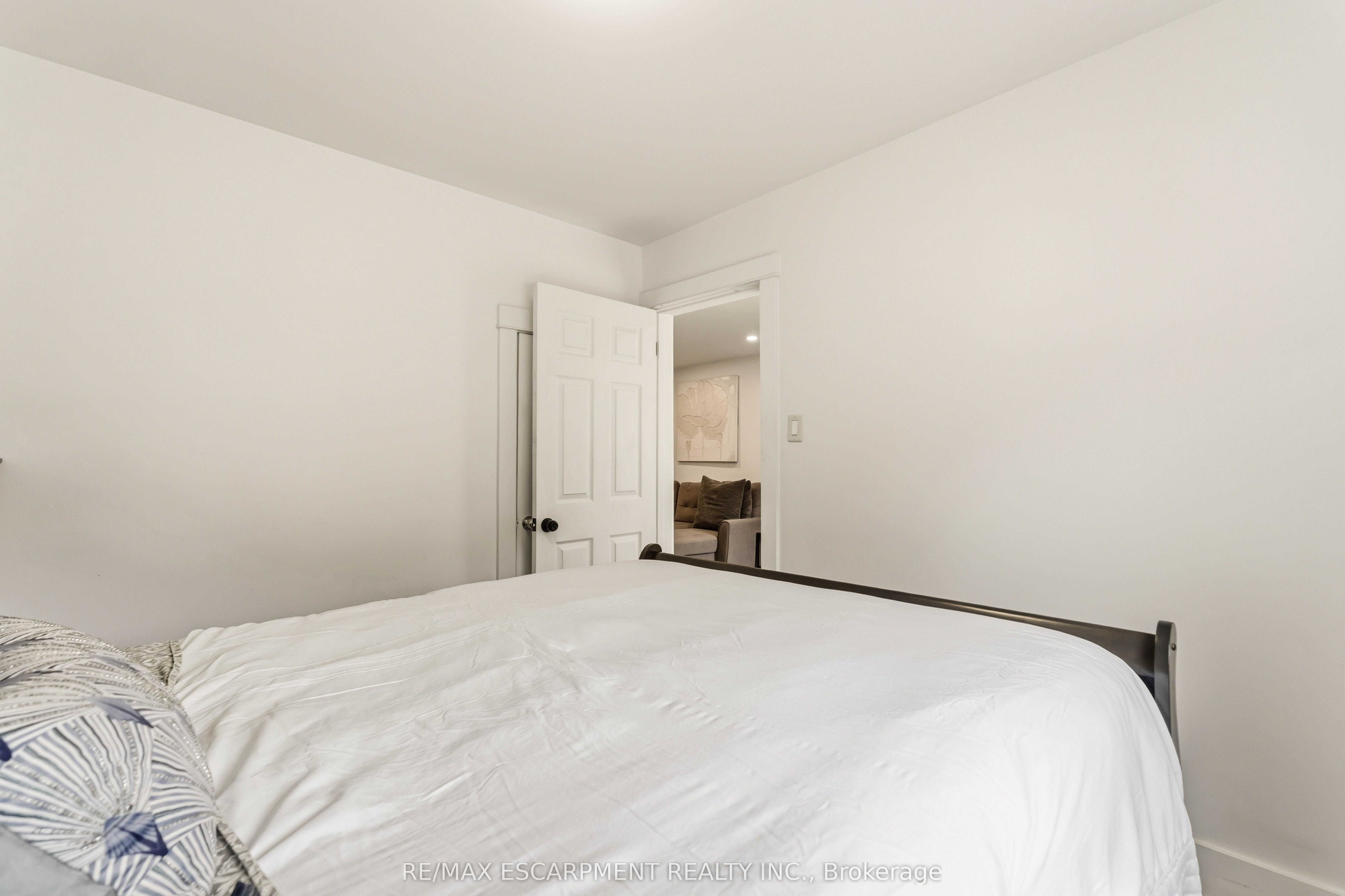 27 Edinburgh Avenue Property Photo 12