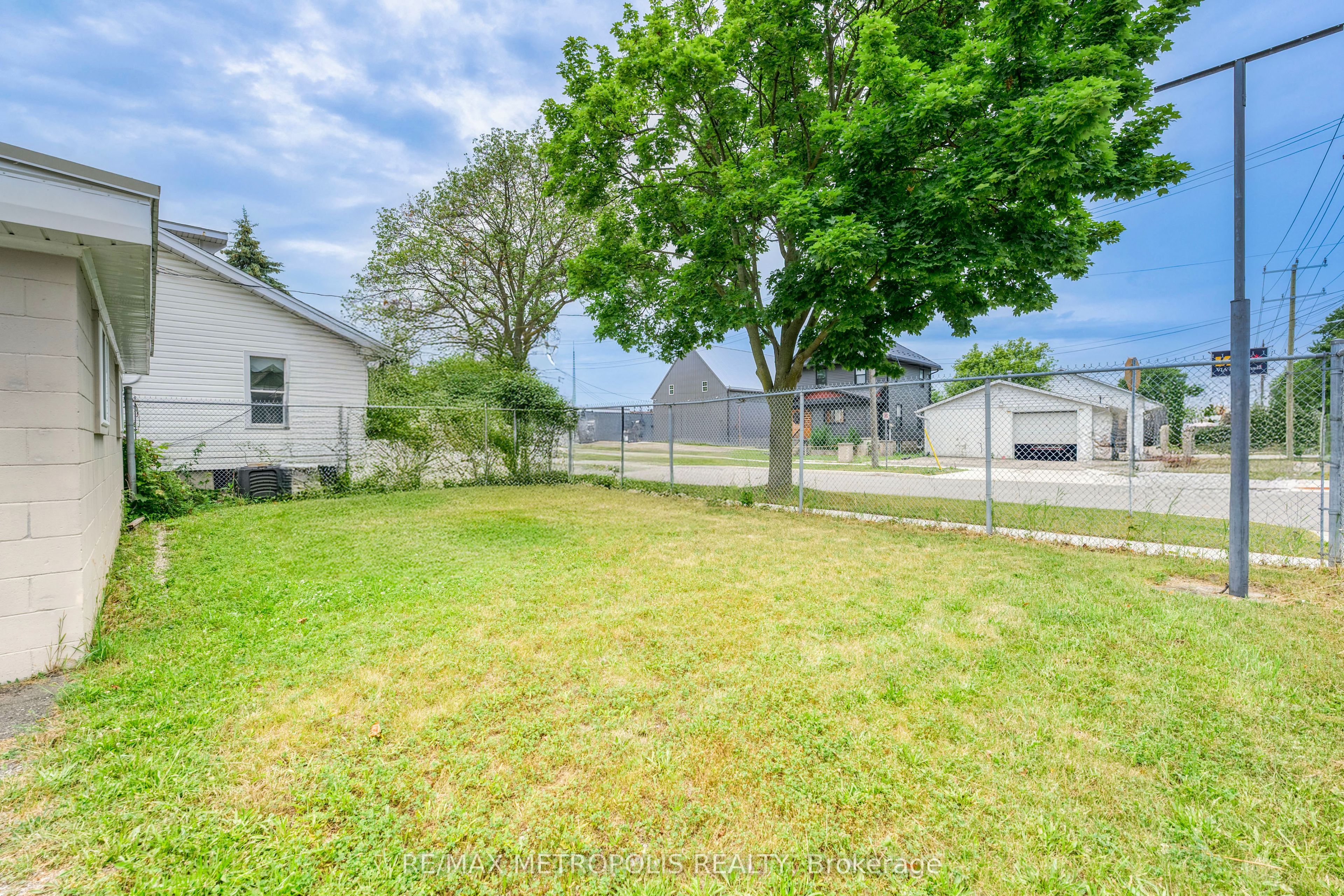431 Campbell Street Property Photo 7