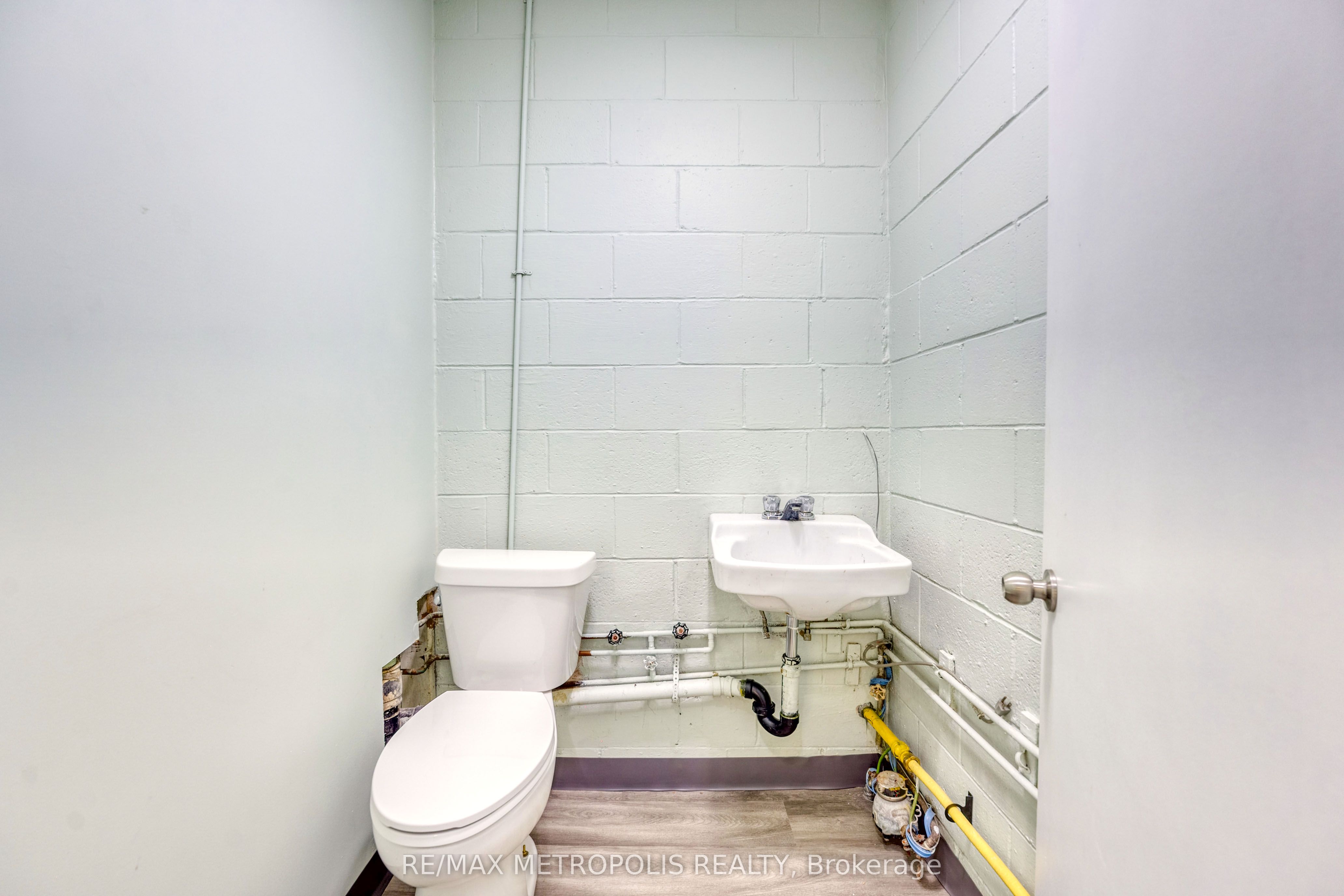 431 Campbell Street Property Photo 17