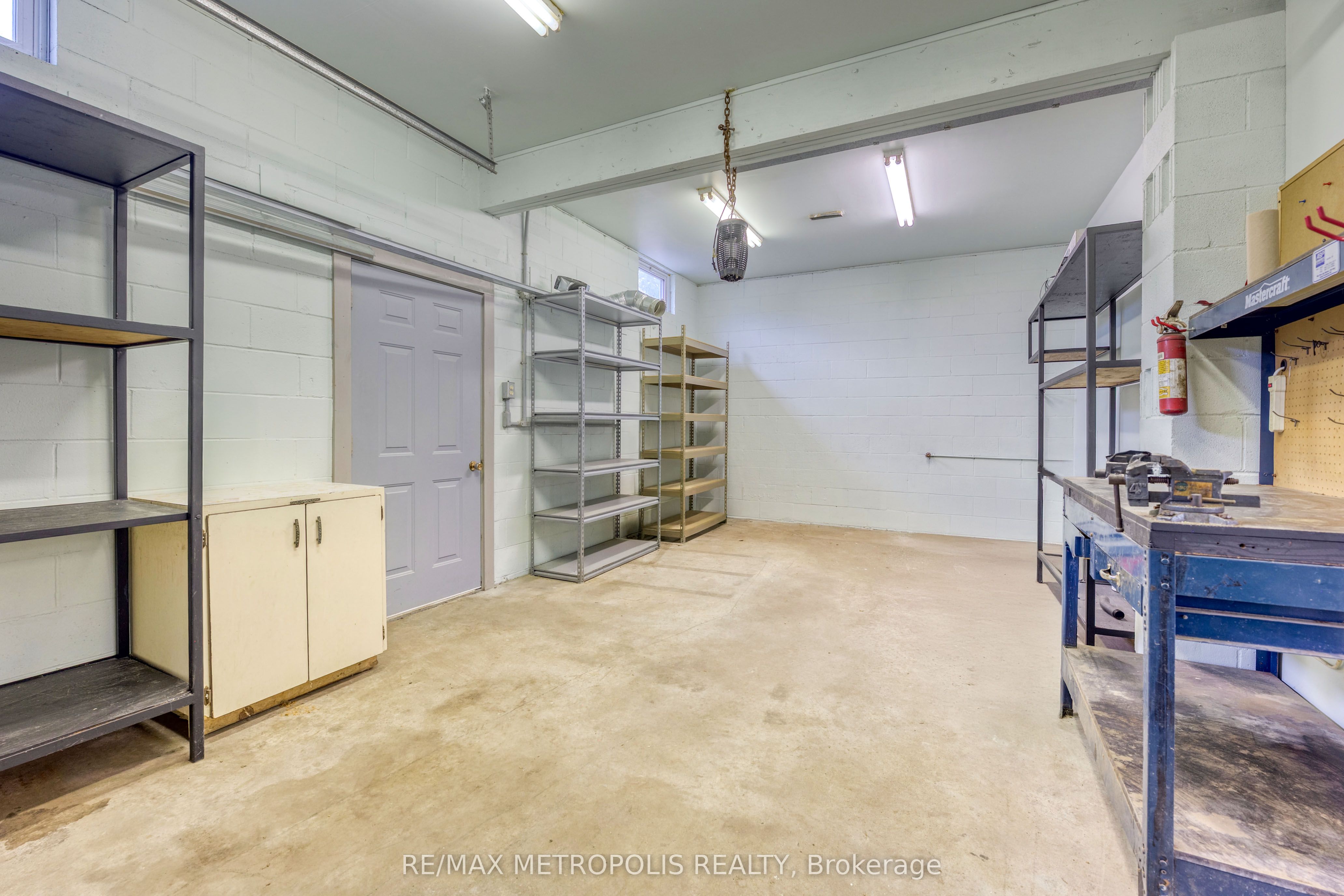 431 Campbell Street Property Photo 22