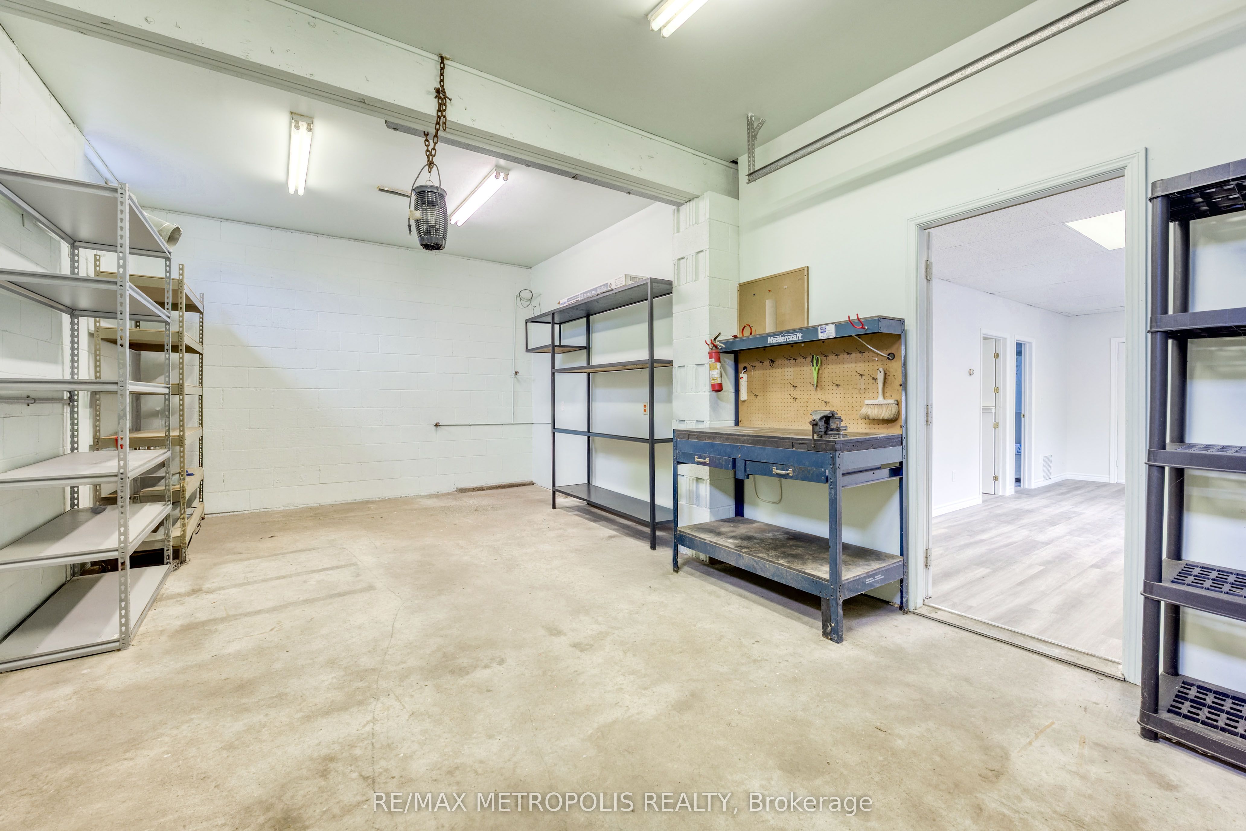 431 Campbell Street Property Photo 23