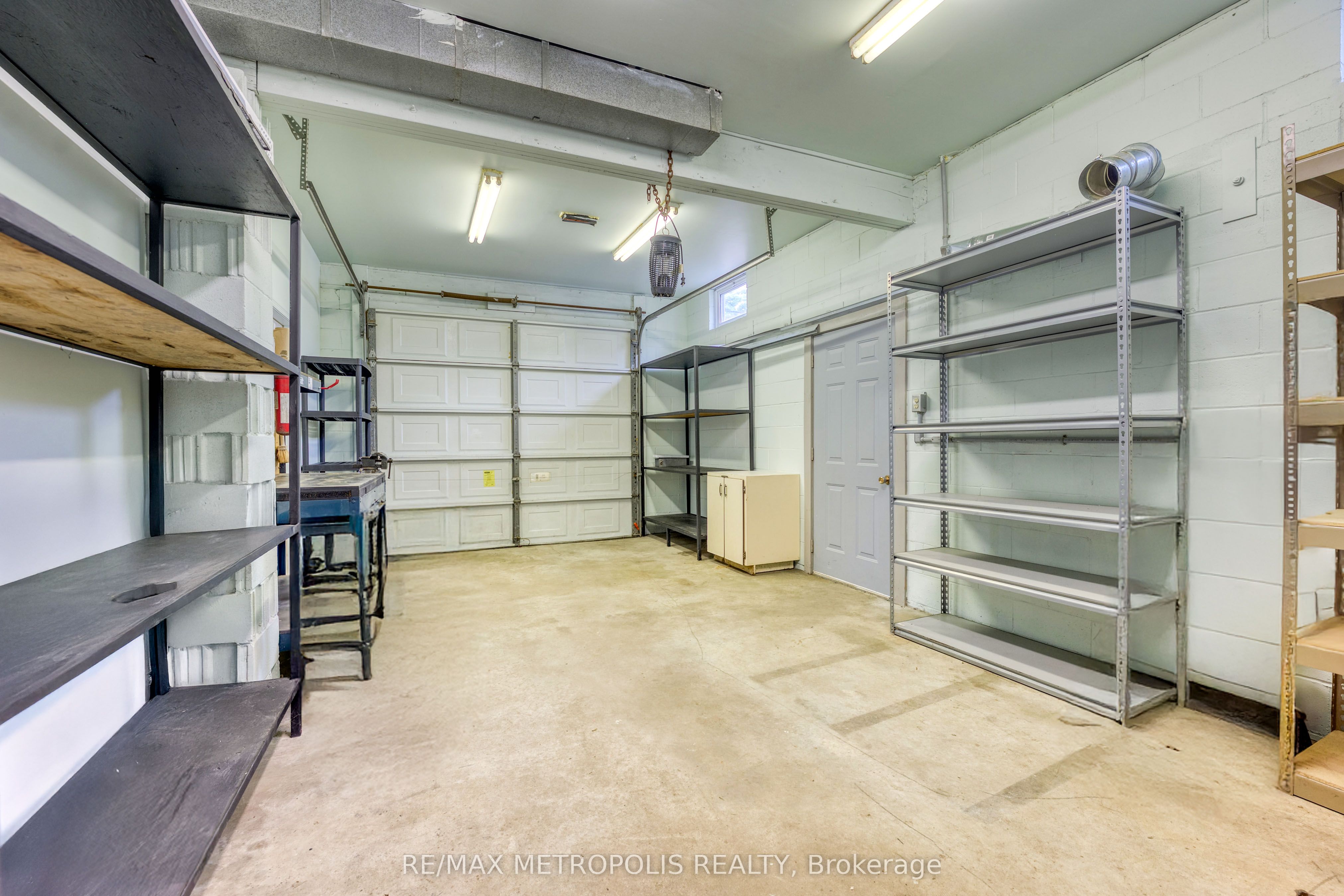 431 Campbell Street Property Photo 25