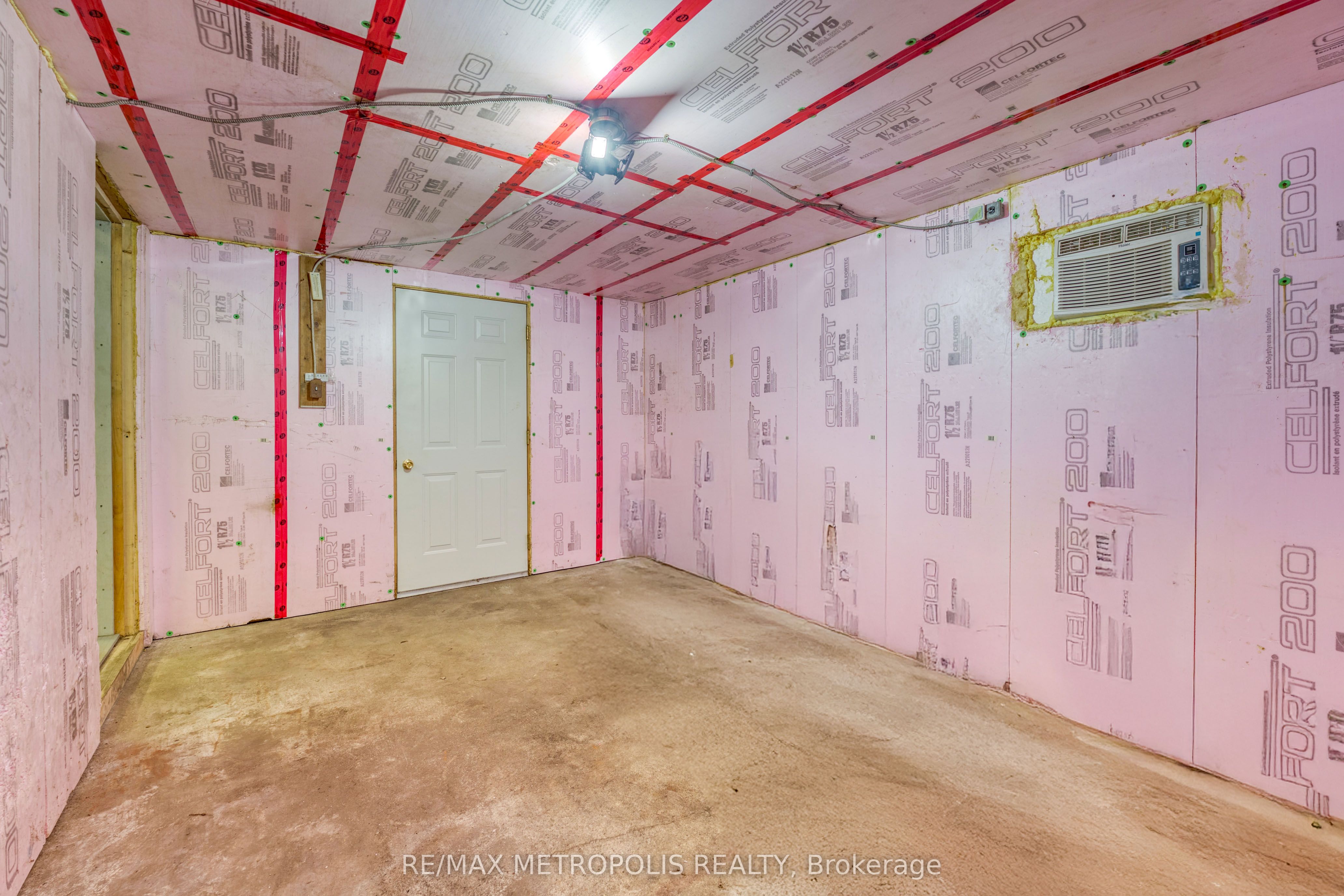 431 Campbell Street Property Photo 26