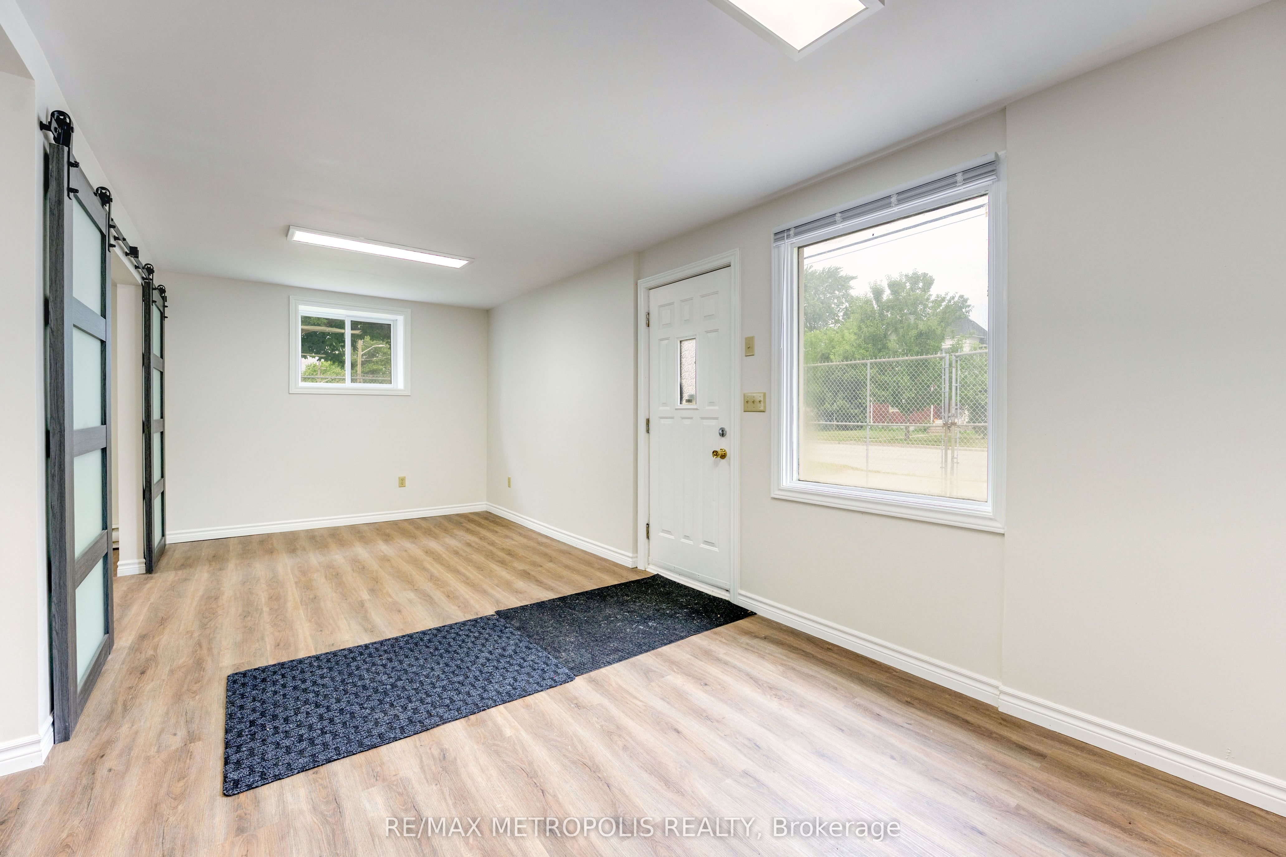 431 Campbell Street Property Photo 28