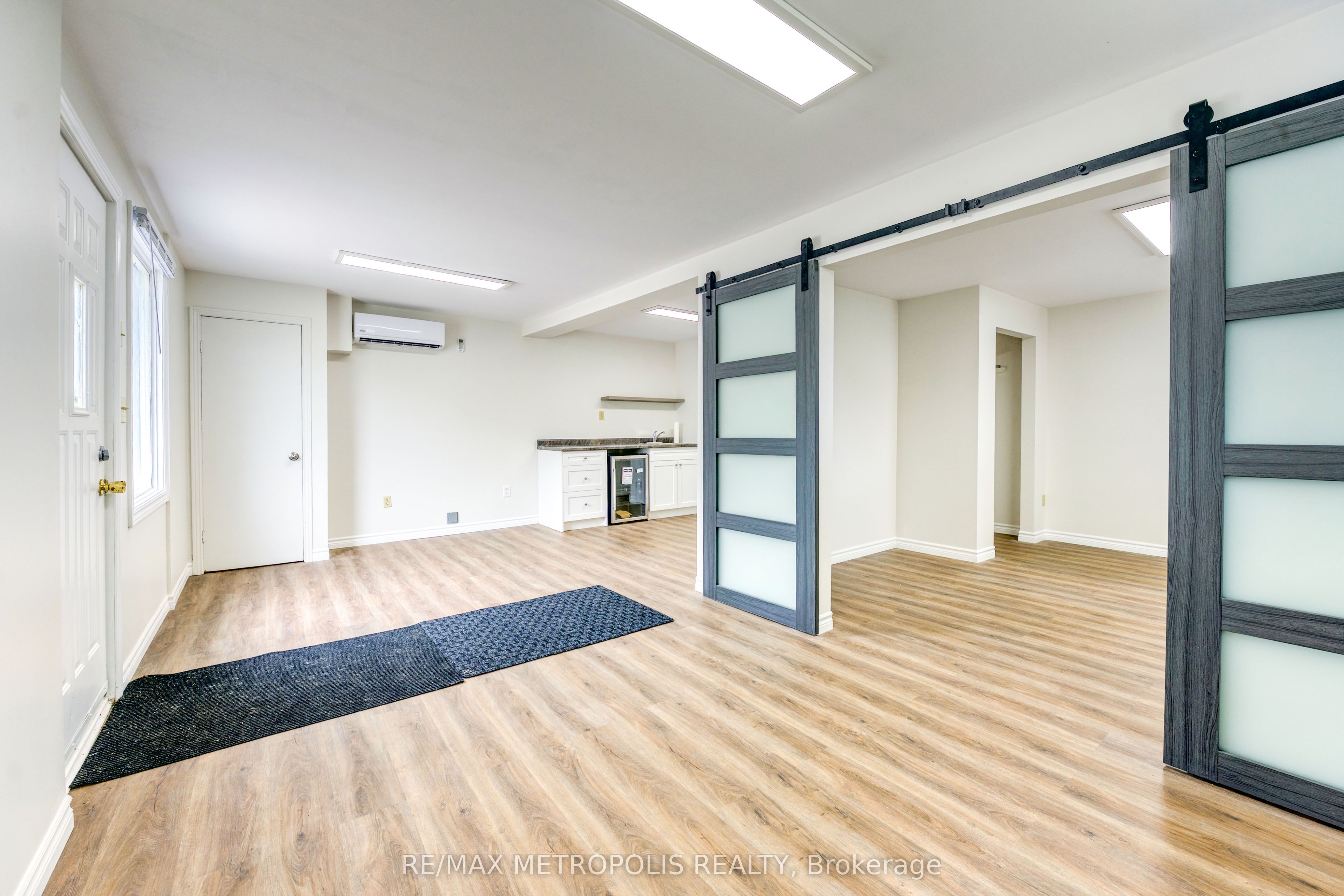 431 Campbell Street Property Photo 31
