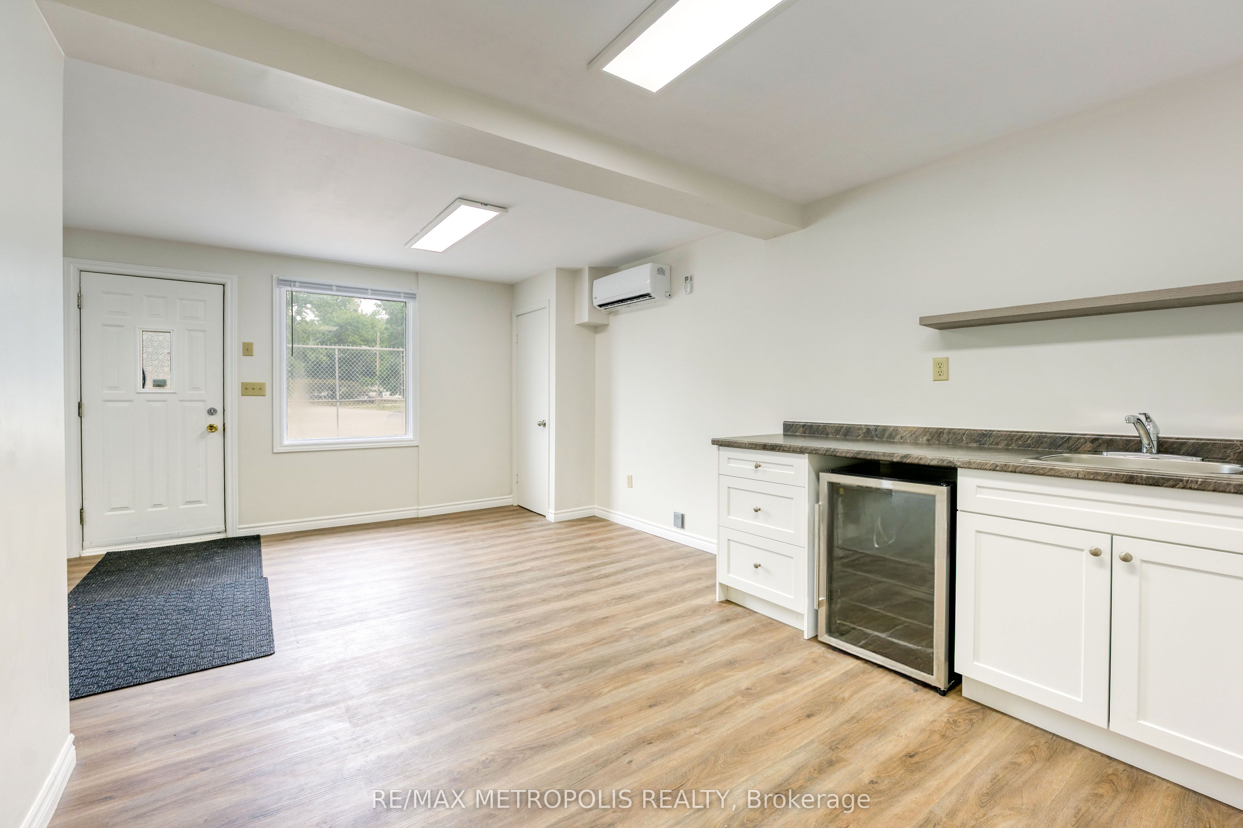 431 Campbell Street Property Photo 40