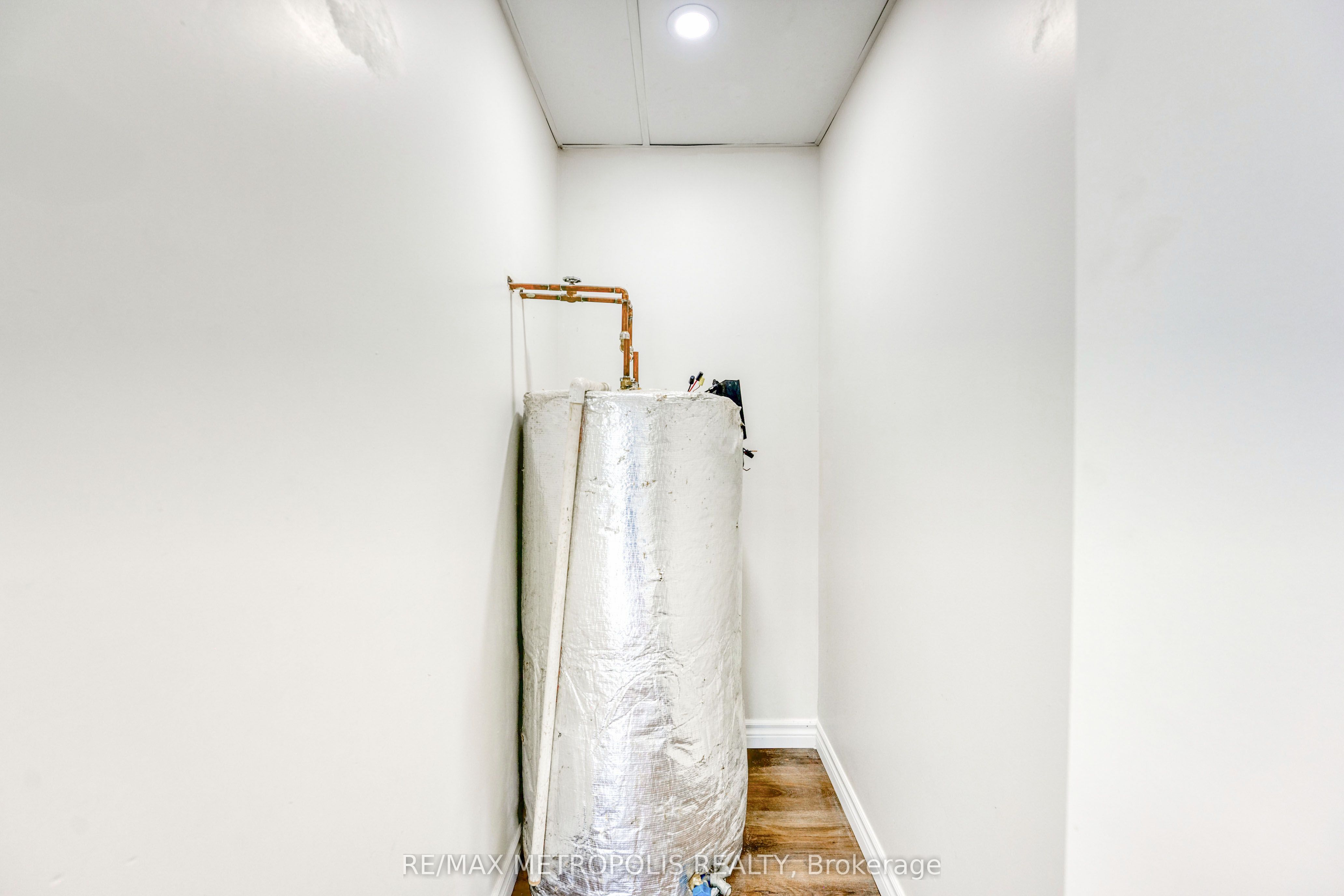 431 Campbell Street Property Photo 43