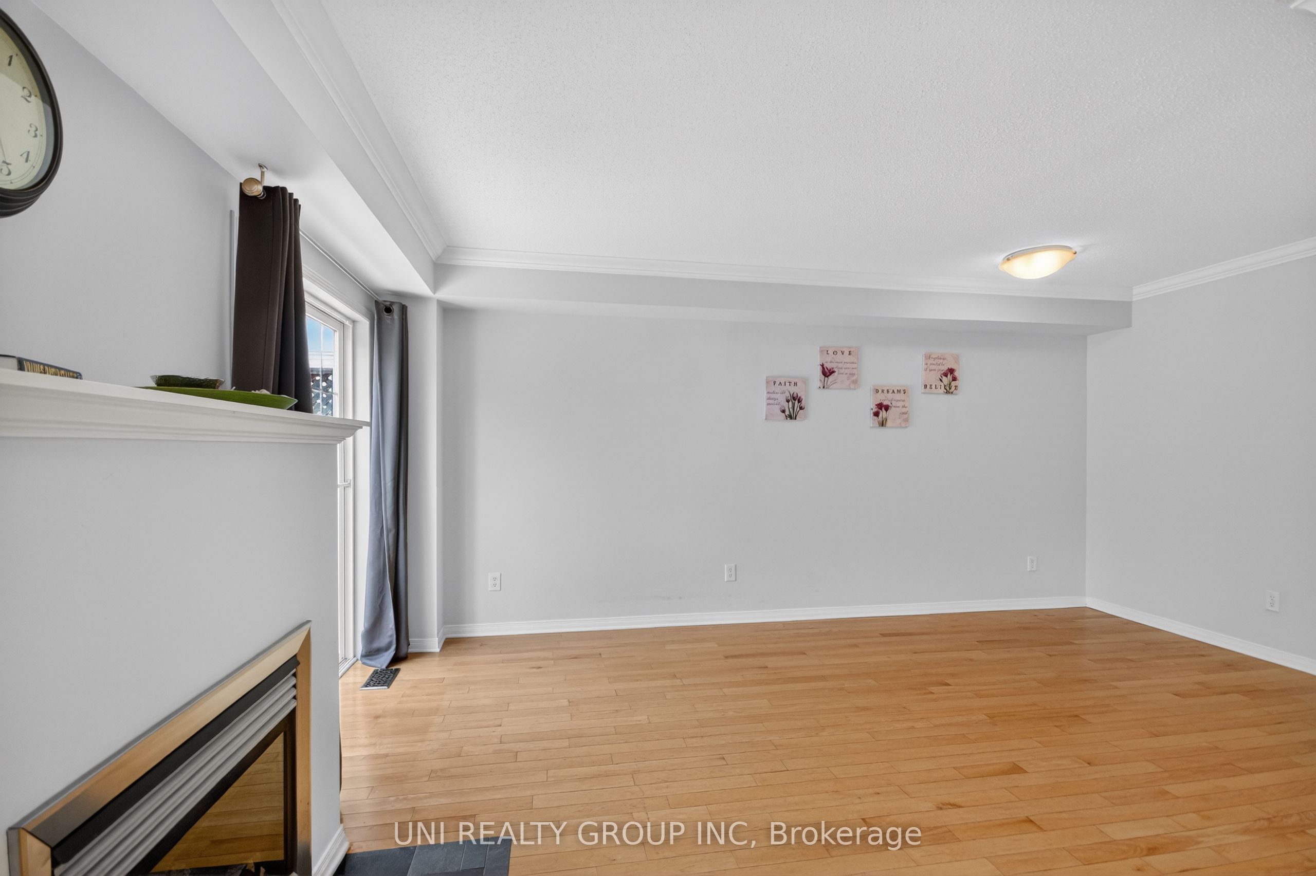546 Ashbourne Crescent Property Photo 10