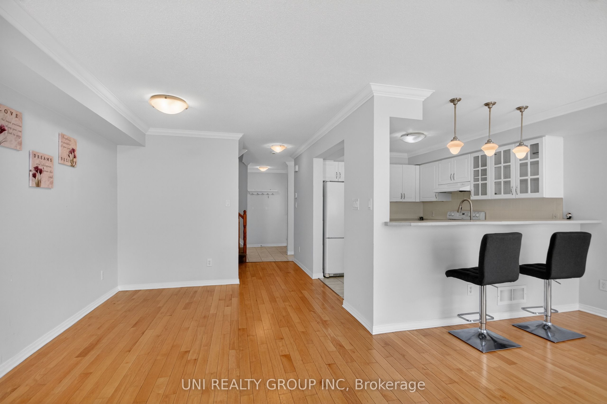 546 Ashbourne Crescent Property Photo 13