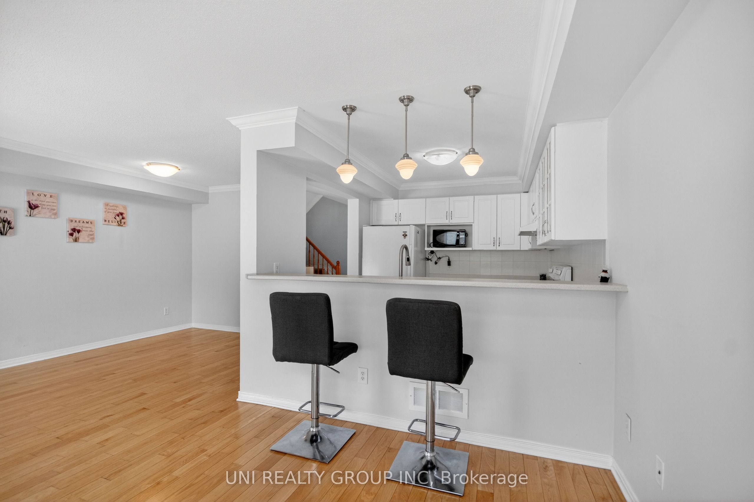 546 Ashbourne Crescent Property Photo 14