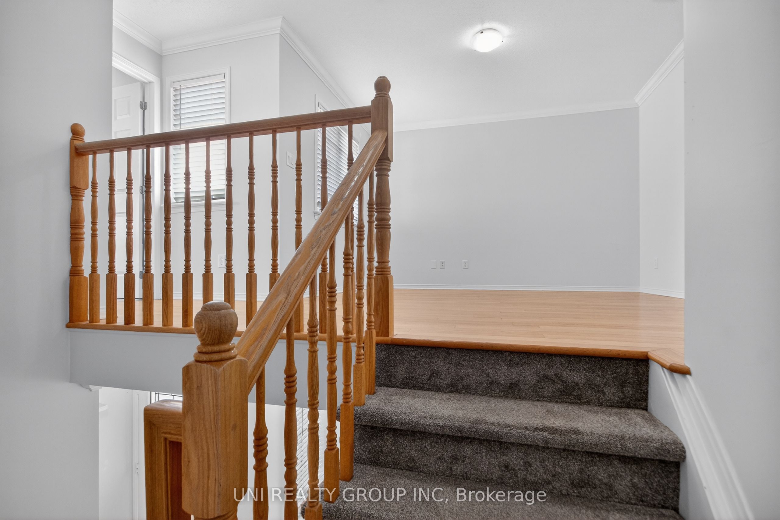 546 Ashbourne Crescent Property Photo 21