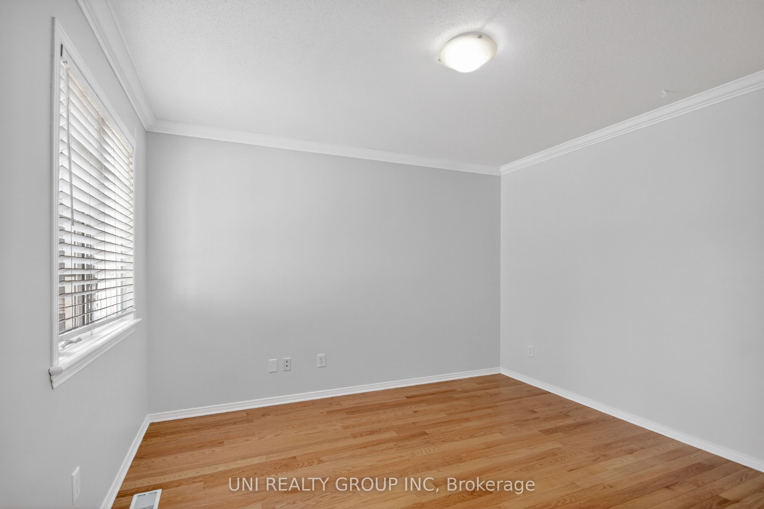 546 Ashbourne Crescent Property Photo 26