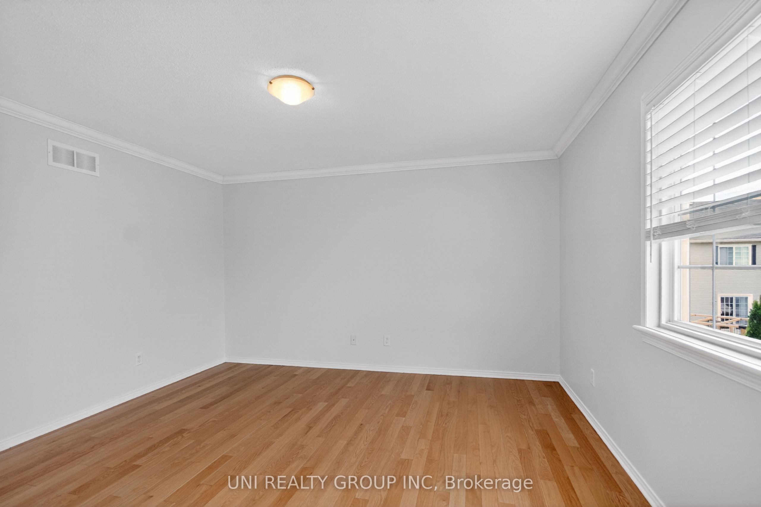 546 Ashbourne Crescent Property Photo 28