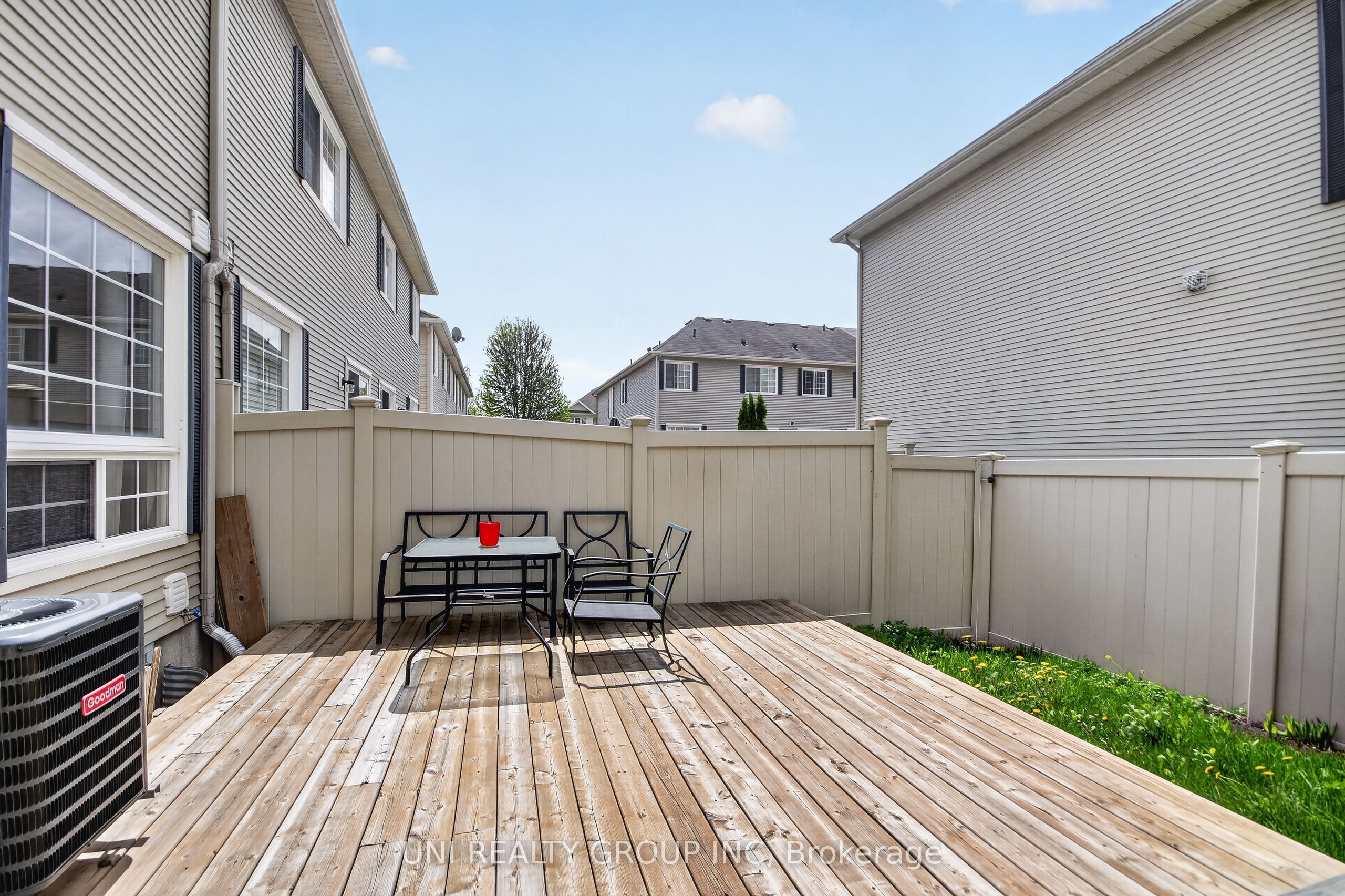 546 Ashbourne Crescent Property Photo 37