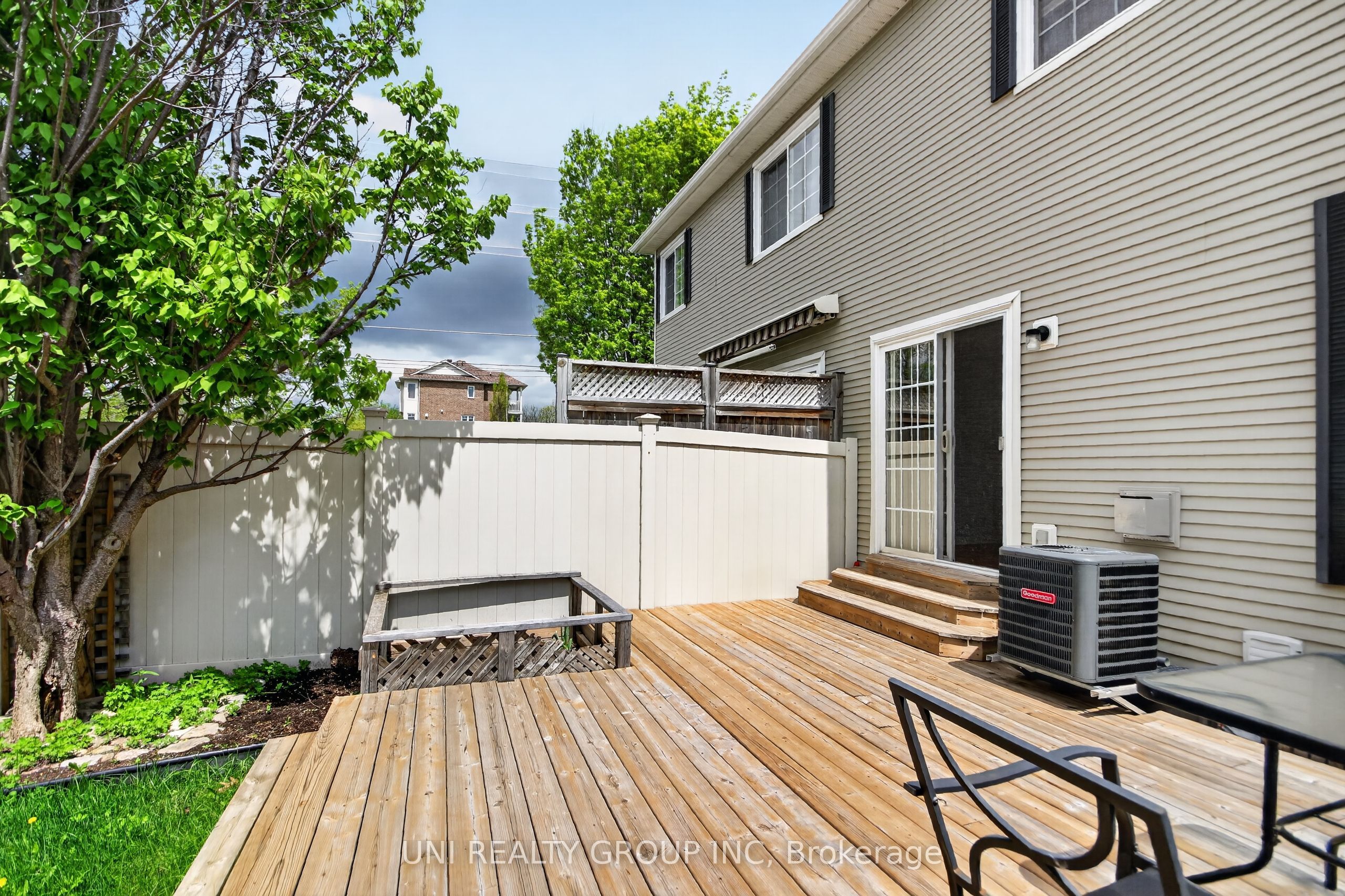 546 Ashbourne Crescent Property Photo 39