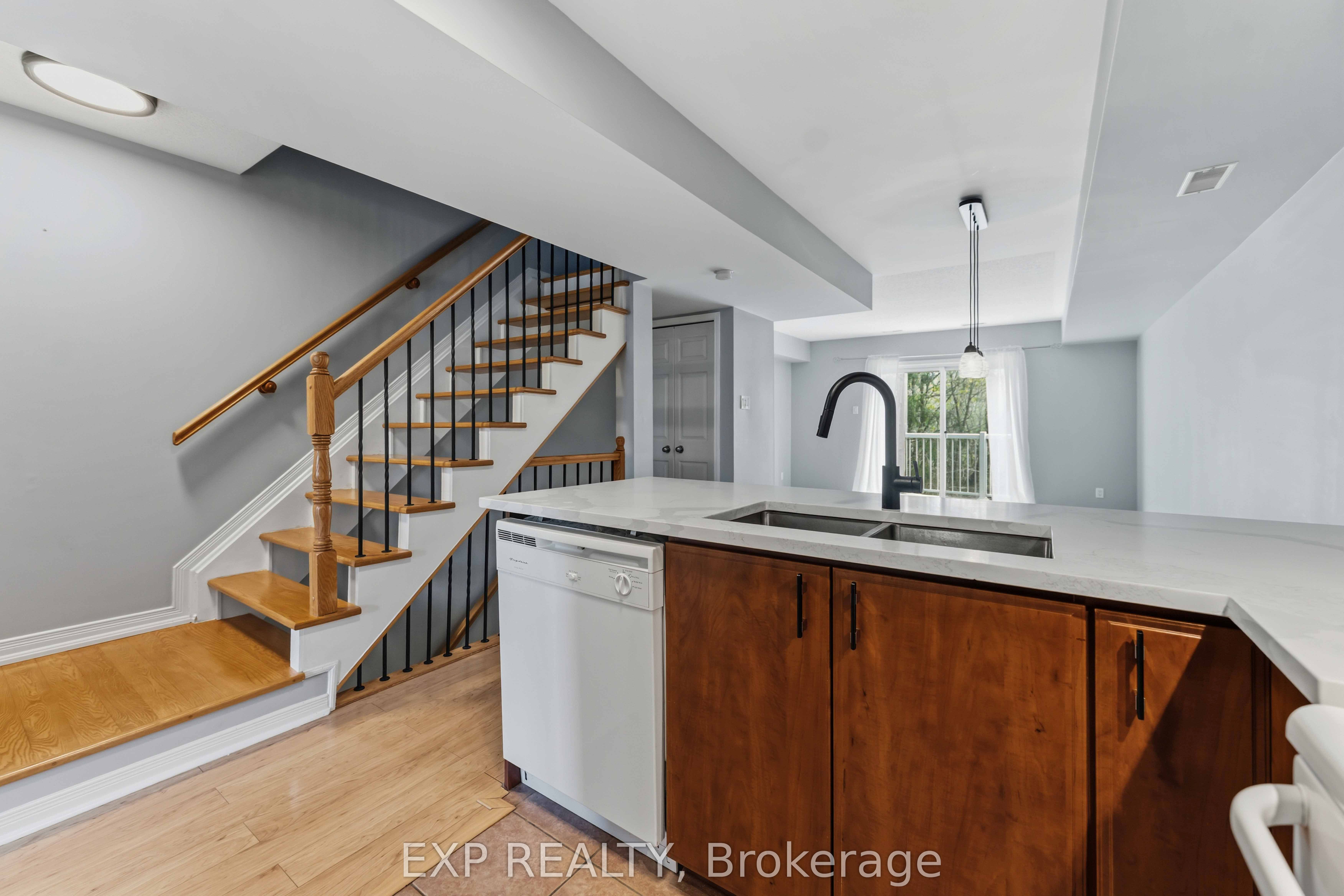 81 Strathaven Private Property Photo 3