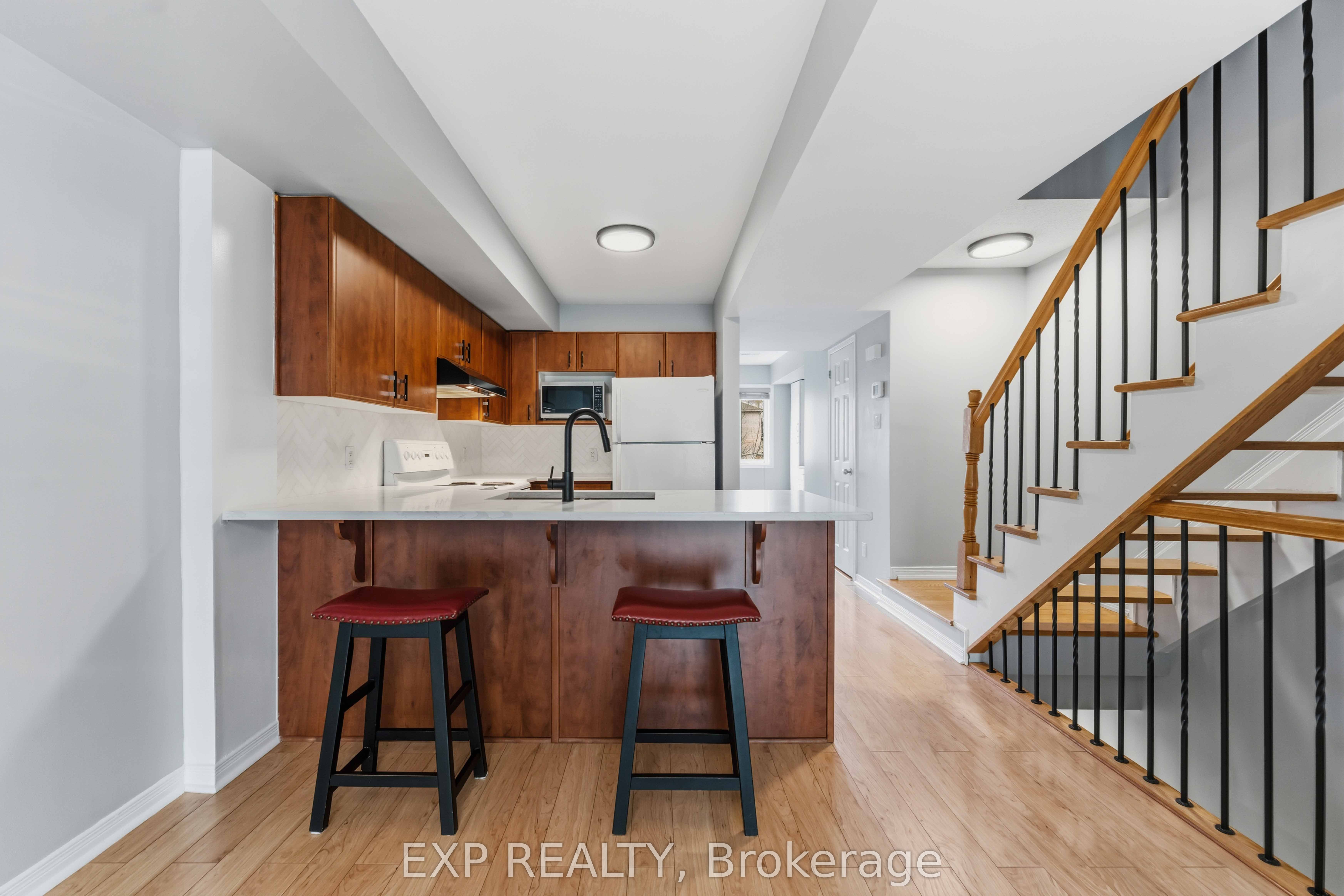 81 Strathaven Private Property Photo 4