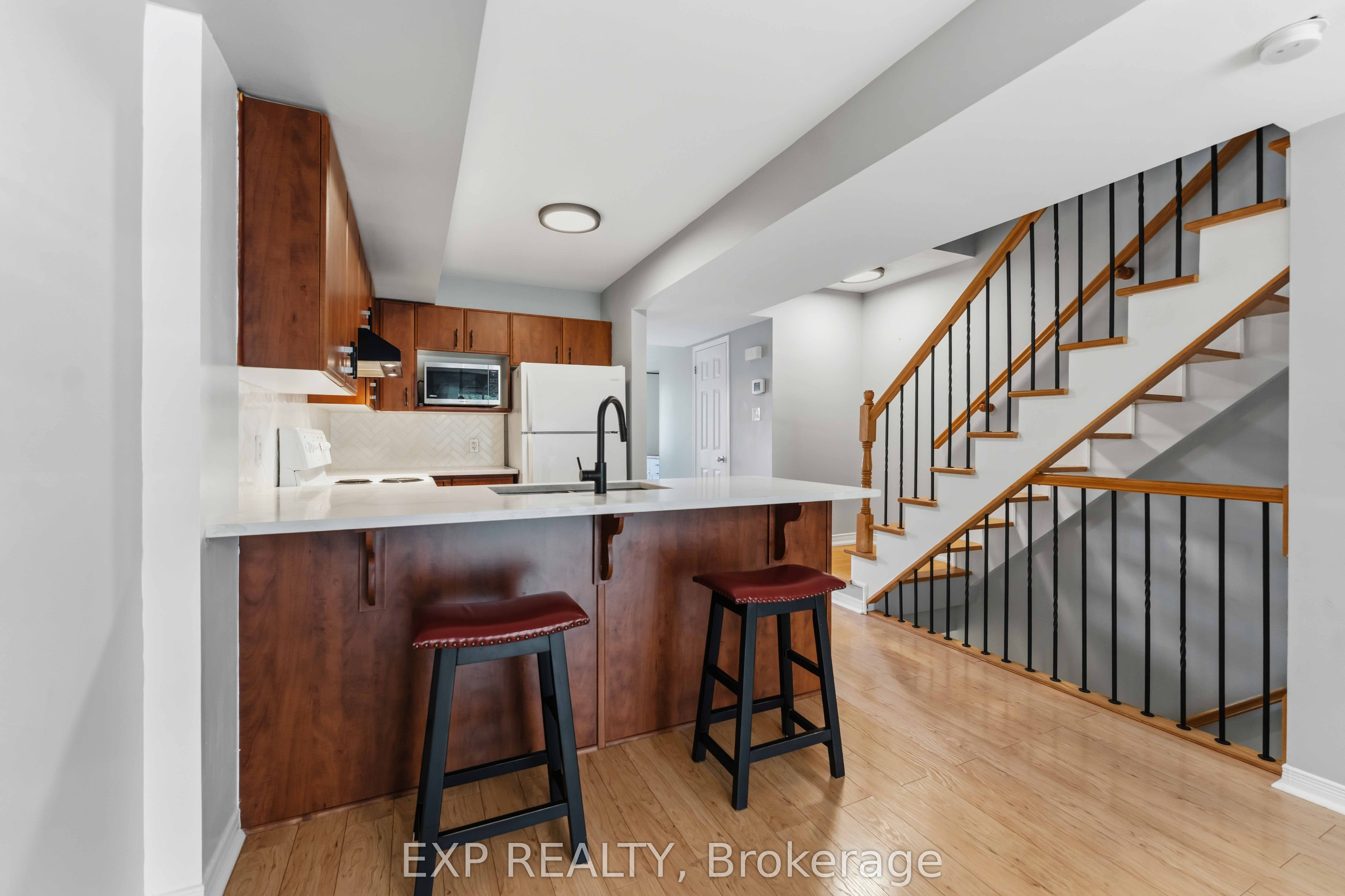 81 Strathaven Private Property Photo 5