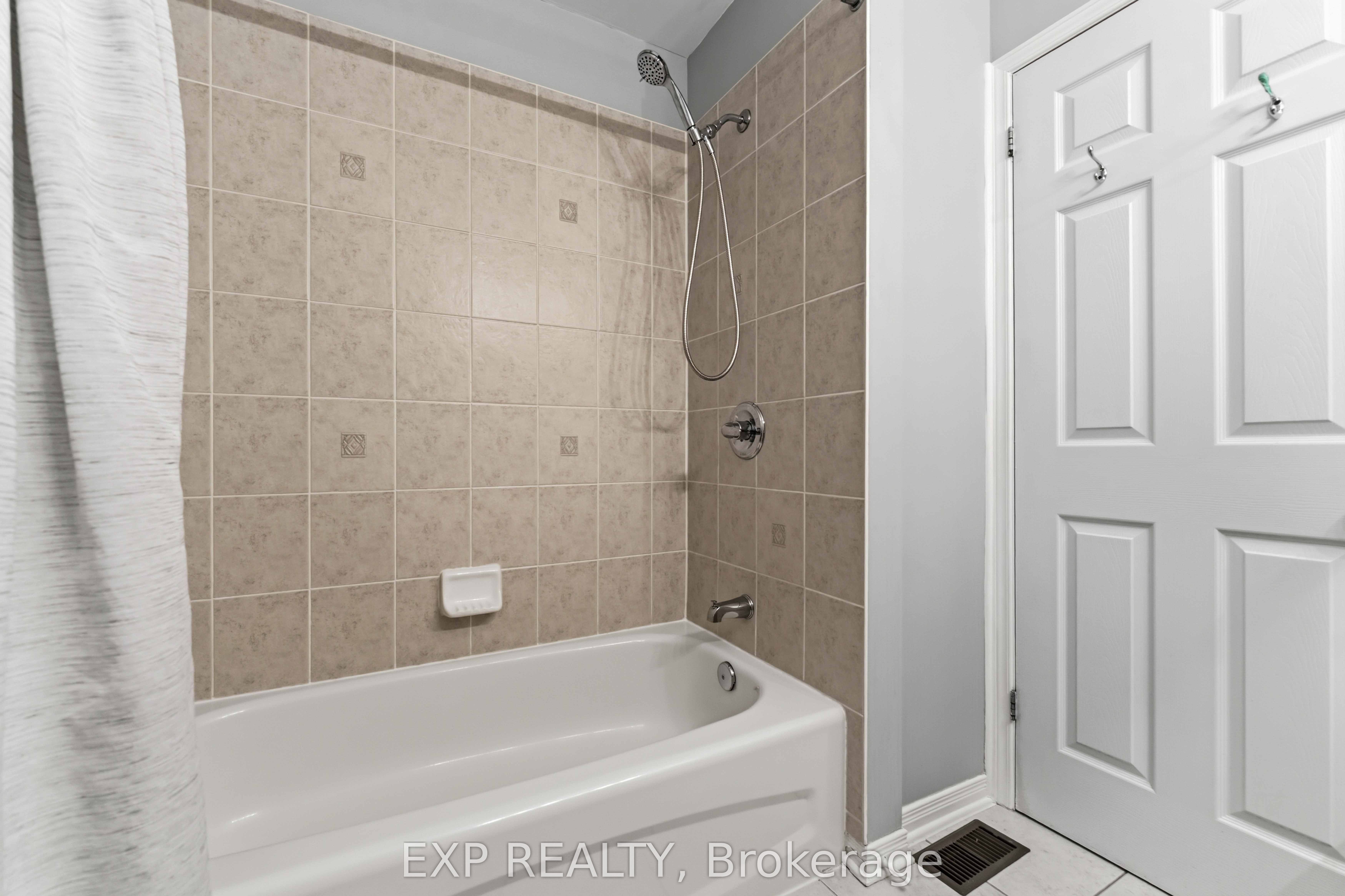 81 Strathaven Private Property Photo 28