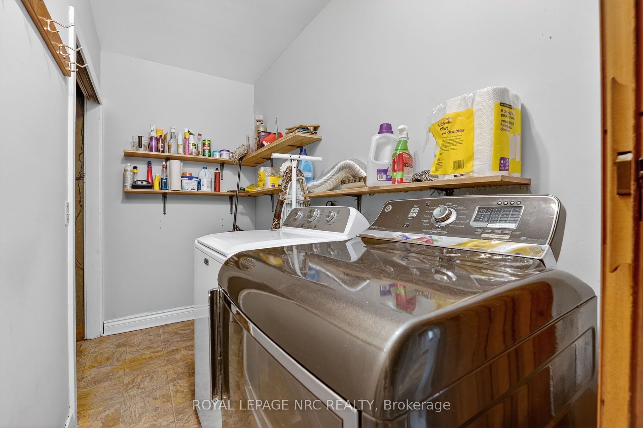 3208 Young Avenue Property Photo 27