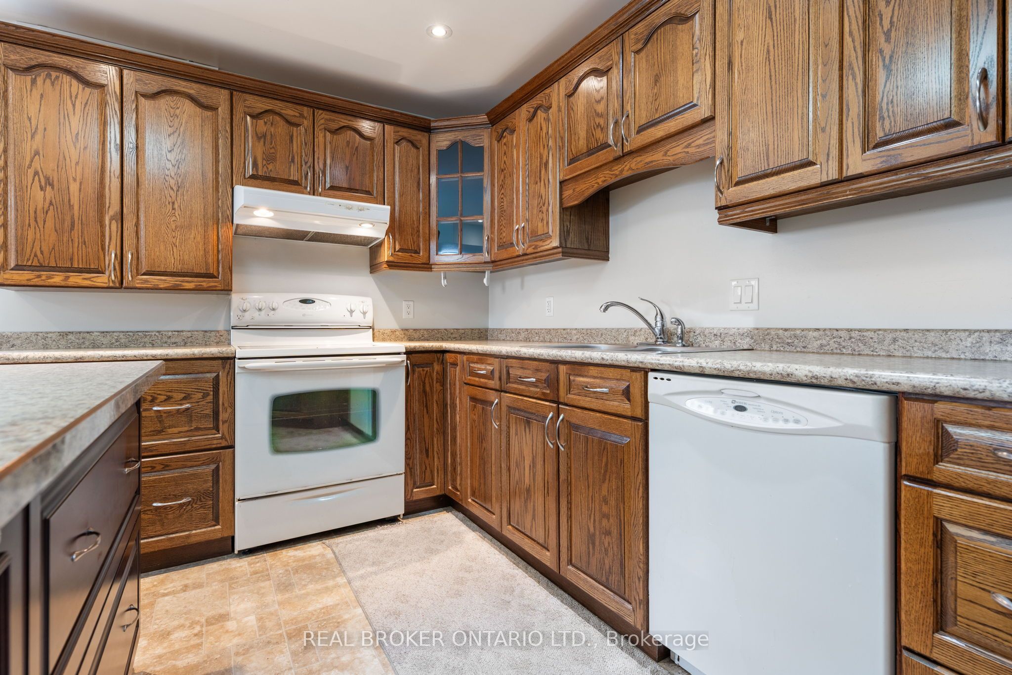 8984 Plank Road Property Photo 25