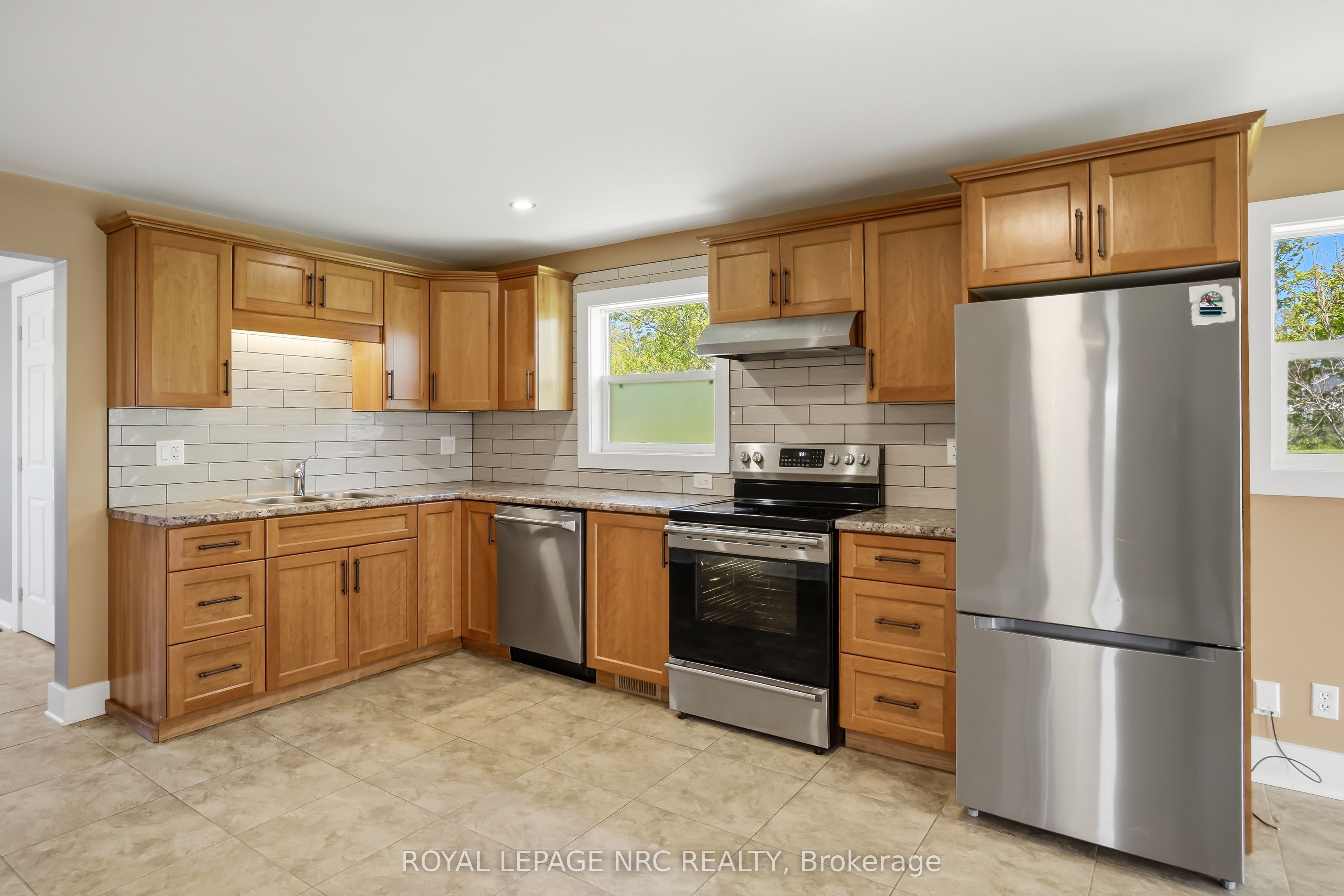 11 White Avenue Property Photo 23