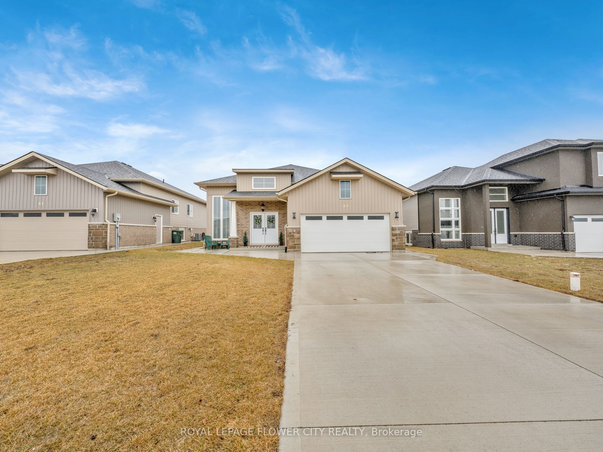 49 Kingsbridge Drive Property Photo 1