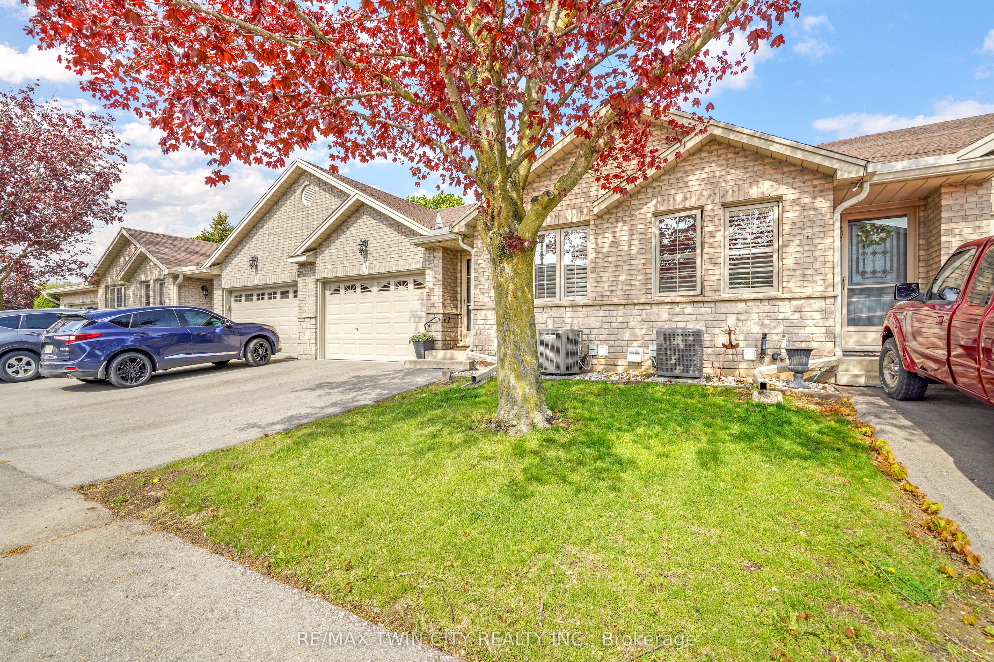 24 Griffiths Drive 9 Property Photo 3