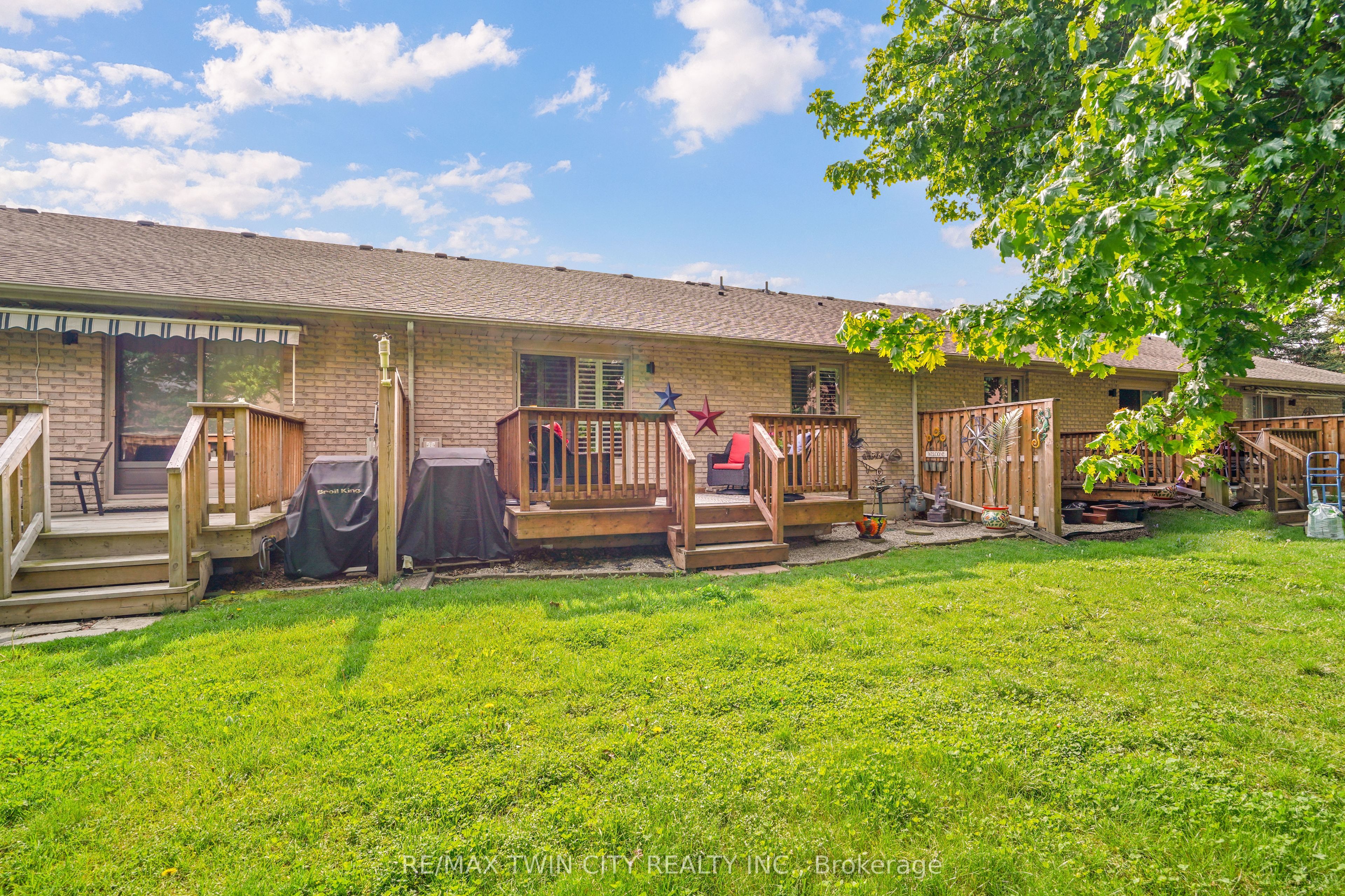 24 Griffiths Drive 9 Property Photo 35