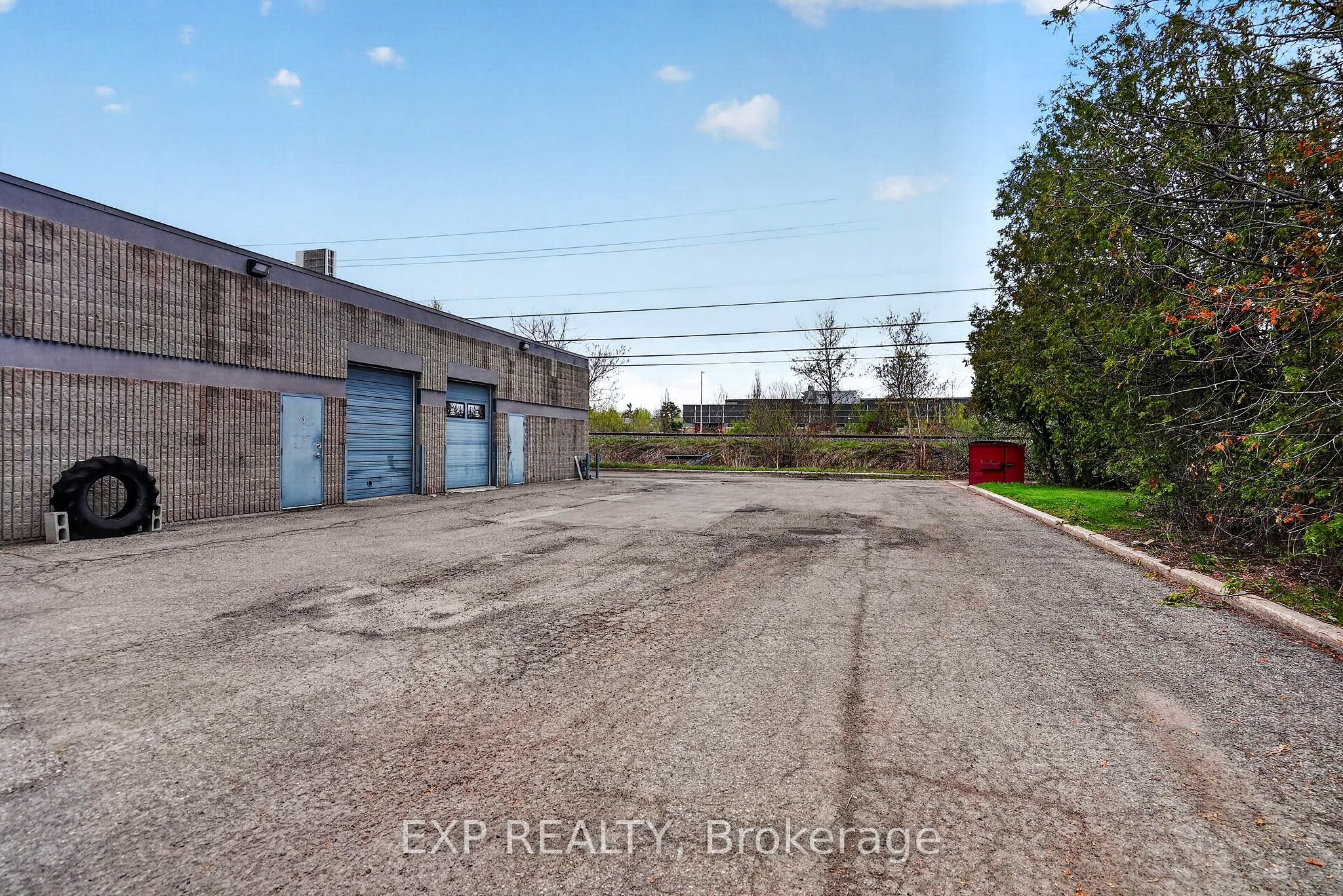 159 Colonnade Road Property Photo 4