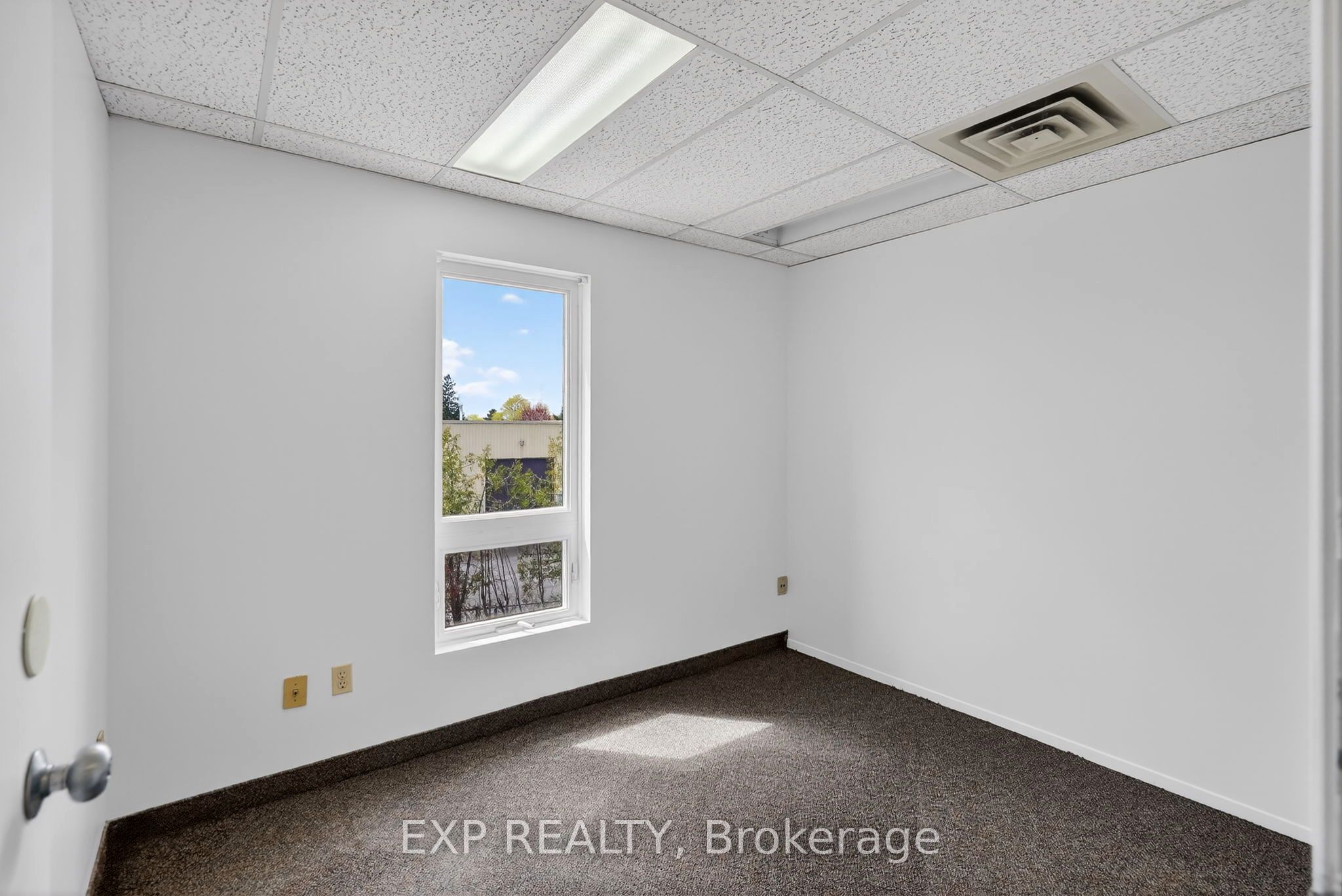 159 Colonnade Road Property Photo 12