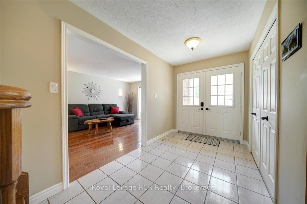 303 6th Avenue W Property Photo 6