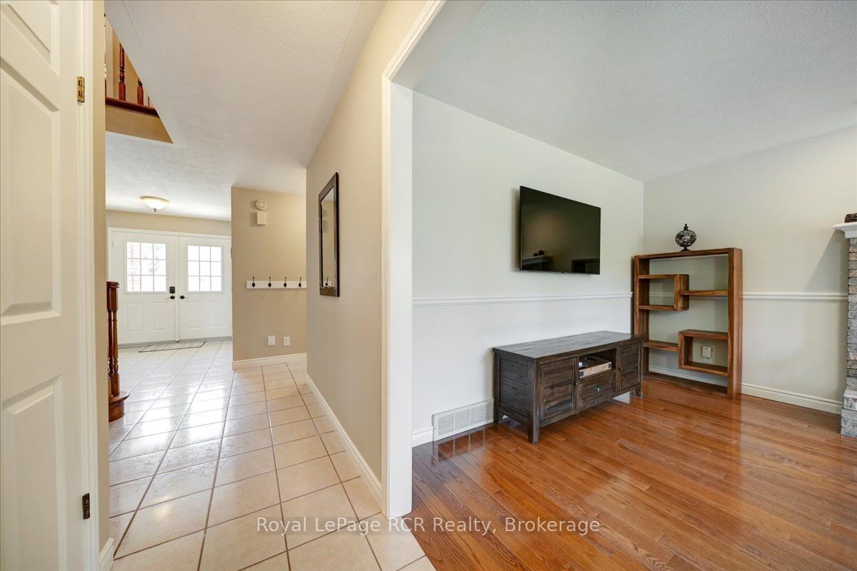 303 6th Avenue W Property Photo 17